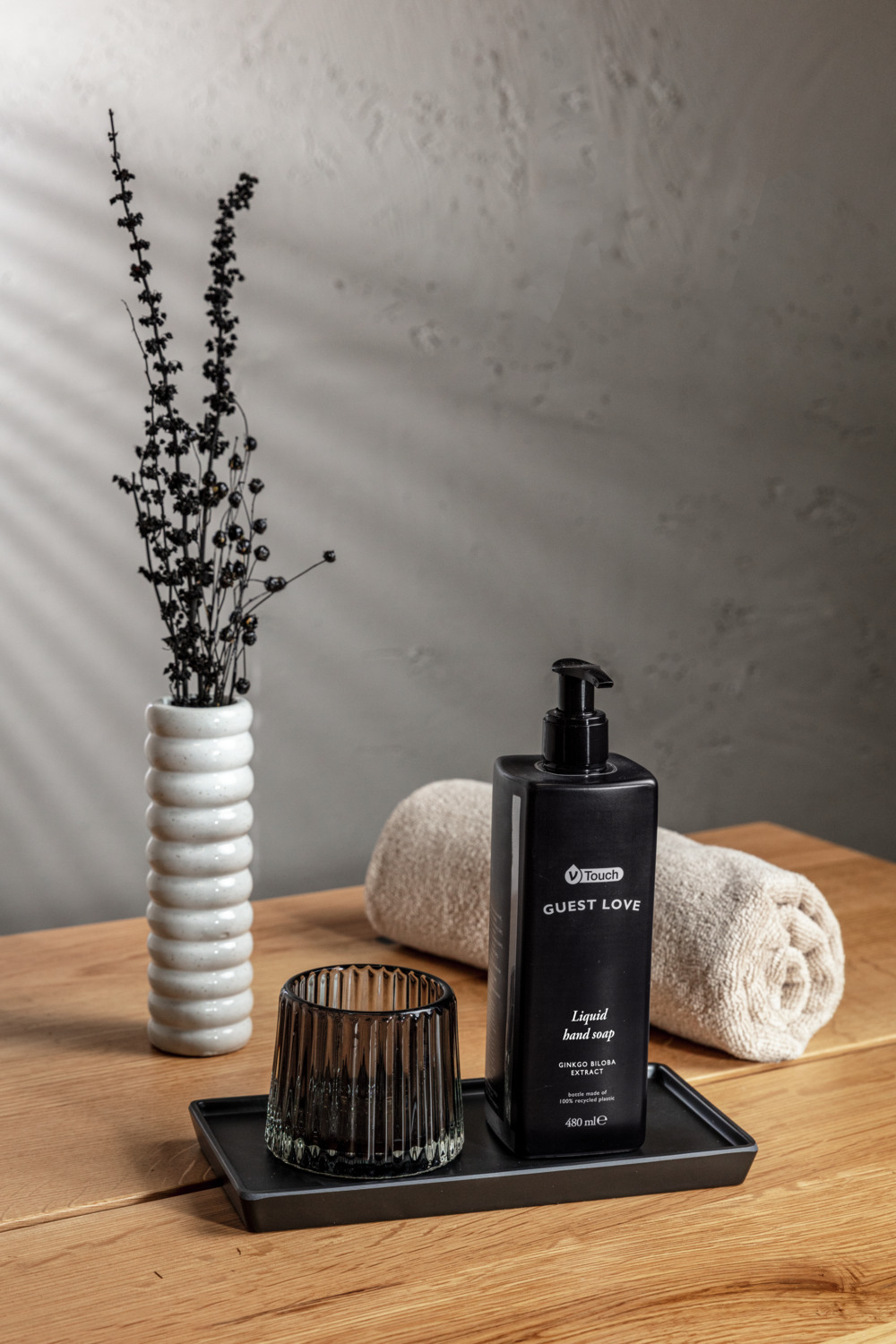 Set de 18 piese Sapun Lichid de Mane V-Touch Guest Love, Flacoane cu Pompa 480ml, Extract de Ginkgo Biloba, pH Neutru, Vegan, Fabricat in Italia, TB5LLMGL