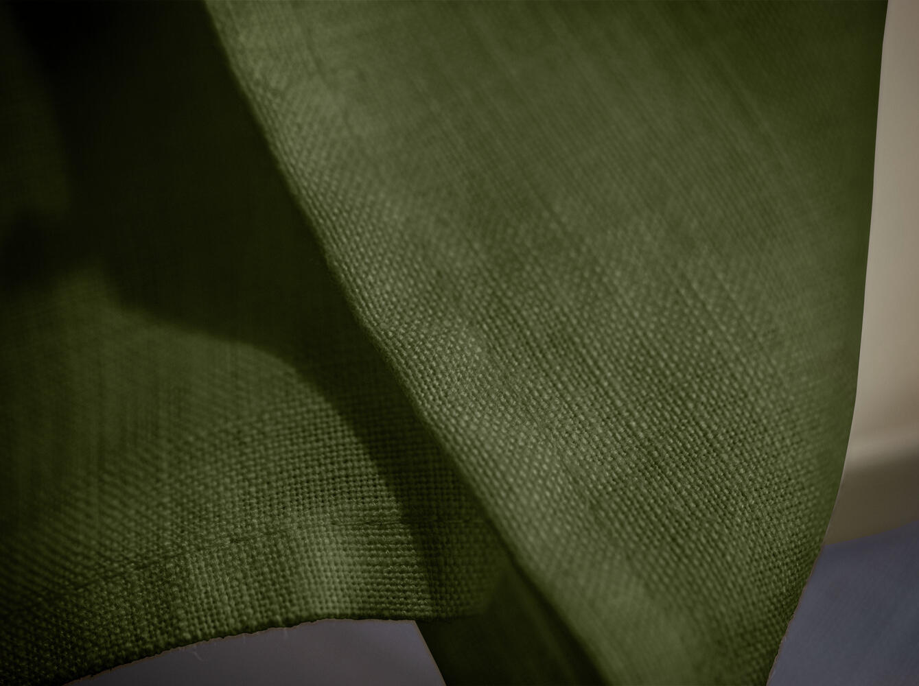 ERWIN M. Ledana Meterware Fabric for Table Runner, 60% Polyester 40% Linen, 320 cm Width, Olive Green, Textured, OEKO-TEX Standard 100