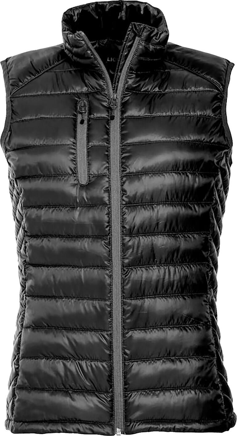 CLIQUE Women's quilted vest Grid Damen-Steppweste Grid Women's quilted vest Grid; Size L; black Damen-Steppweste Grid; Kleidergröße L; schwarz 100 % polyester. 40 °C wash. Women's quilted waistcoat with light, down-like padding. With a stand-up collar, three outside pockets with zipper and two inside pockets. Elastic cuffs at the sleeve openings and waistband adjustable with drawstring and stopper. Slightly tailored shape with a zipper in the middle at the front. Easy care and non-iron. Back length: 69 cm for size S. 100 % Polyester. 40°-Wäsche. Damen-Steppweste mit einer leichten, daunenähnlichen Wattierung. Mit Stehkragen, drei Außentaschen mit Reißverschluss und zwei innenliegenden Einschubtaschen. Elastische Bündchen an den Ärmelöffnungen, sowie Bundweite durch Kordelzug und Stopper einstellbar. Leicht taillierte Form mit Reisverschluss vorne mittig. Pflegeleicht und bügelfrei. Rückenlänge: 69 cm in Gr S