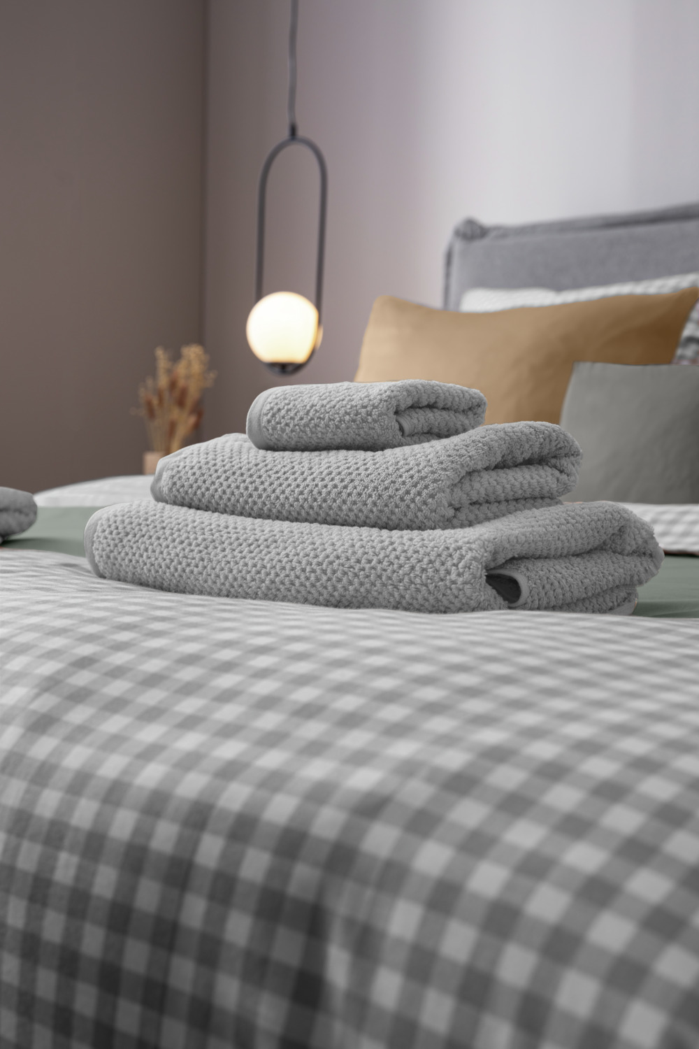 ERWIN M. LUSINI Tavira Shower Towel, 100% Cotton, 70 x 140 cm, Light-Grey, Waffle Texture, Super-Absorbent, OEKO-TEX Standard 100
