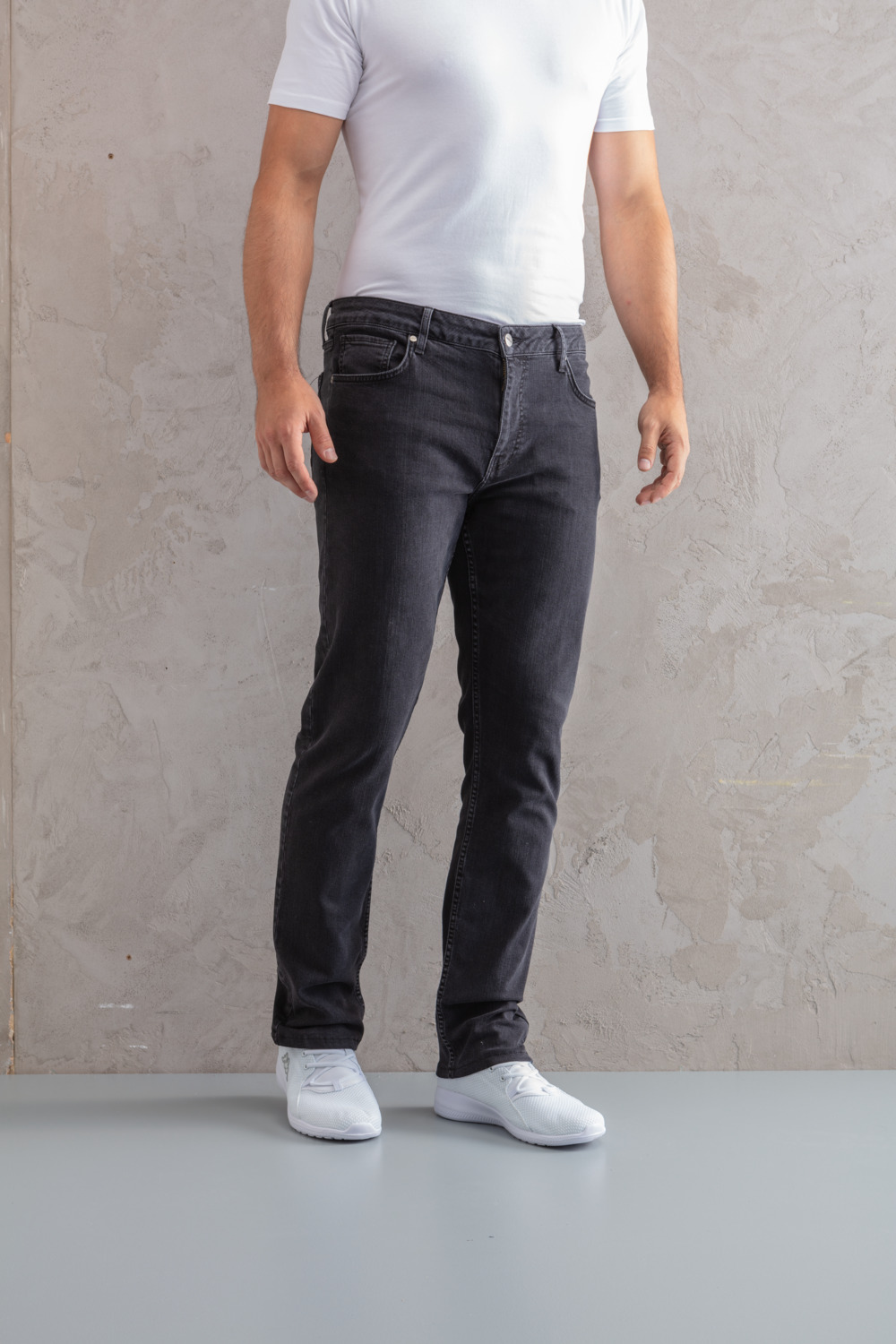 Blugi Jobeline Jaden pentru barbati, croiala dreapta moderna, 5 buzunare, denim 99% bumbac 1% spandex, material durabil si usor de intretinut