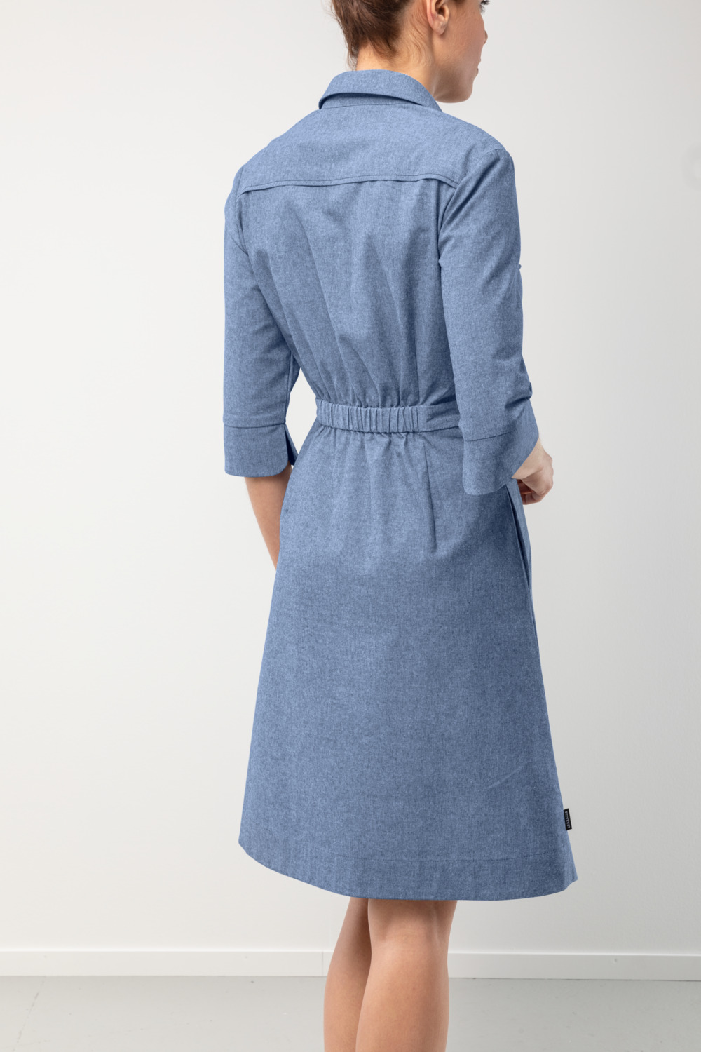 Rochie Profesionala HoReCa Jobeline Livia, albastru deschis, Marime 50, 65% Poliester 35% Bumbac, Maneca Treisfert, Nasturi Ascunsi, Doua Buzunare Laterale, Lungime 99 cm