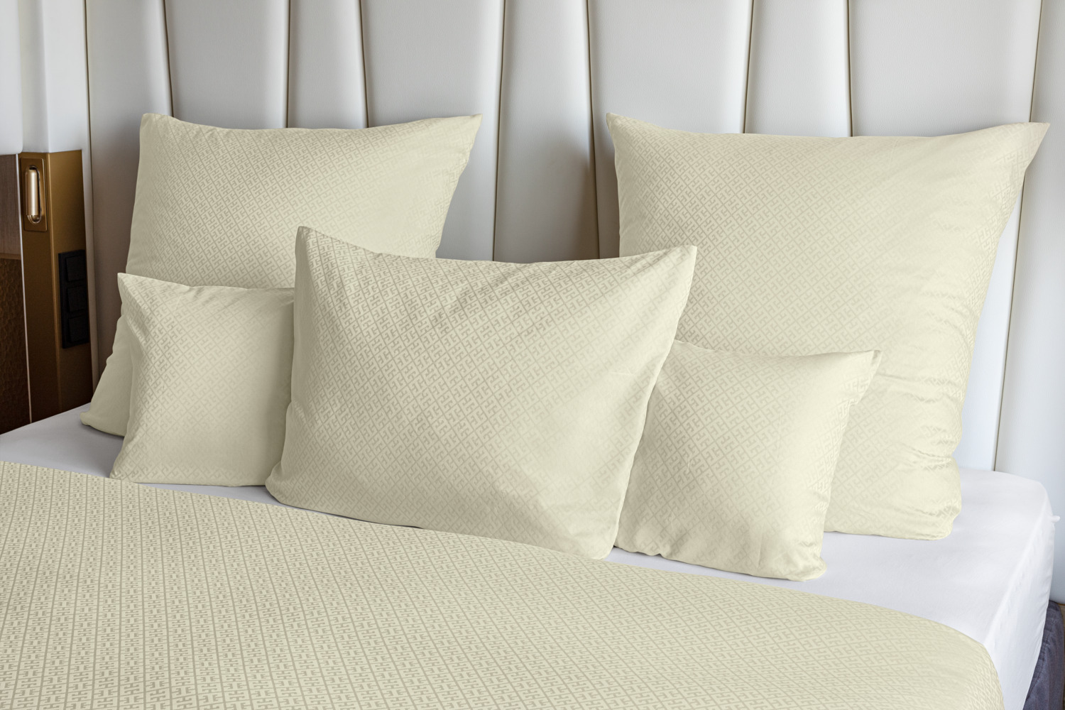 Husa pentru perna ERWIN M. LUSINI Solutions GmbH Maze, Bej, 100% bumbac satin, 60x80 cm, cu closure hotel, 175 TC, lavabila pana la 95°C