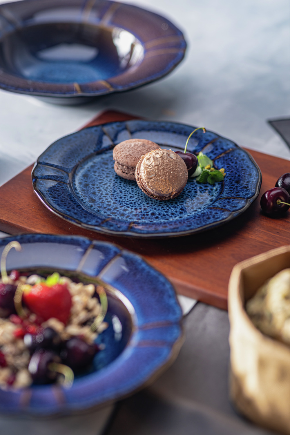 VEGA Amelina Deep Plates, Reactive Glaze Porcelain, Round with Discreet Relief and Decorative Edges, 23 cm, Blue, Set of 6