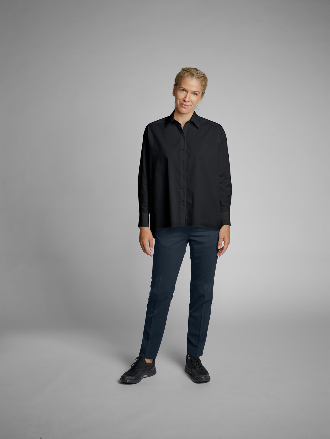 Jobeline Porter Women's Blouse, Oversize A-line Fit, Long Sleeve, Cotton-Polyester Blend, Black, Catering and Hotel Industry Workwear