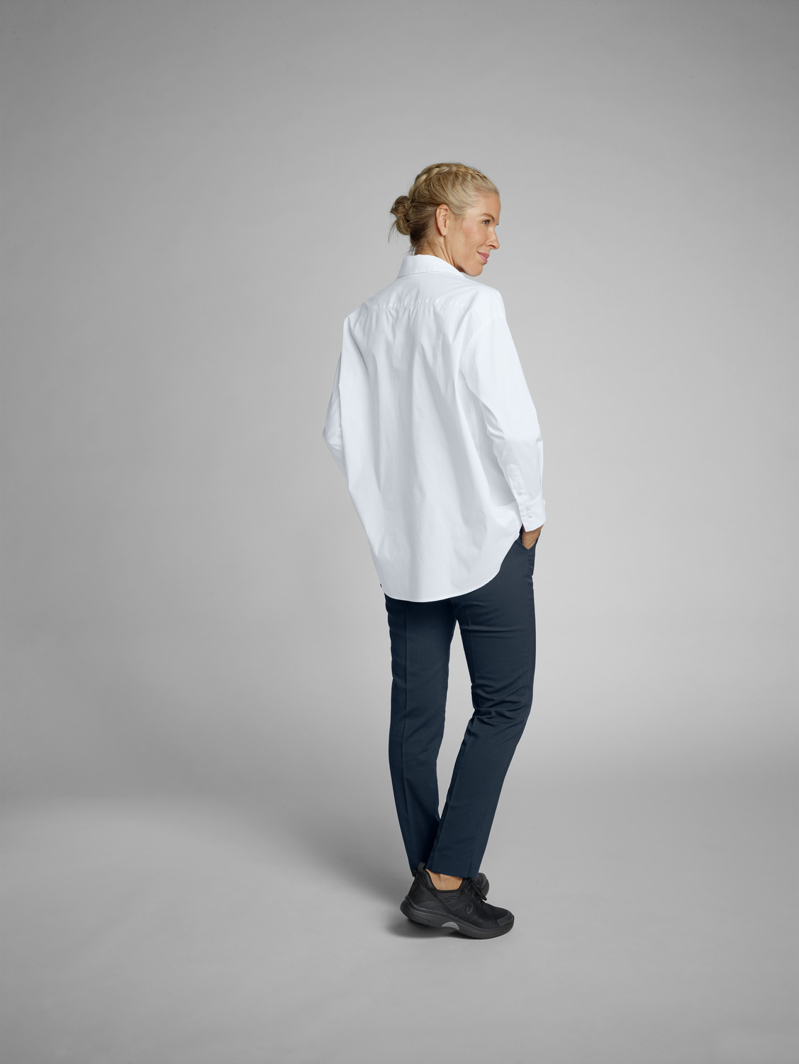 Jobeline Porter Women's Blouse, Oversize A-line Long Sleeve Shirt, Cotton-Polyester Blend, White, XL, Catering and Hotel Uniform
