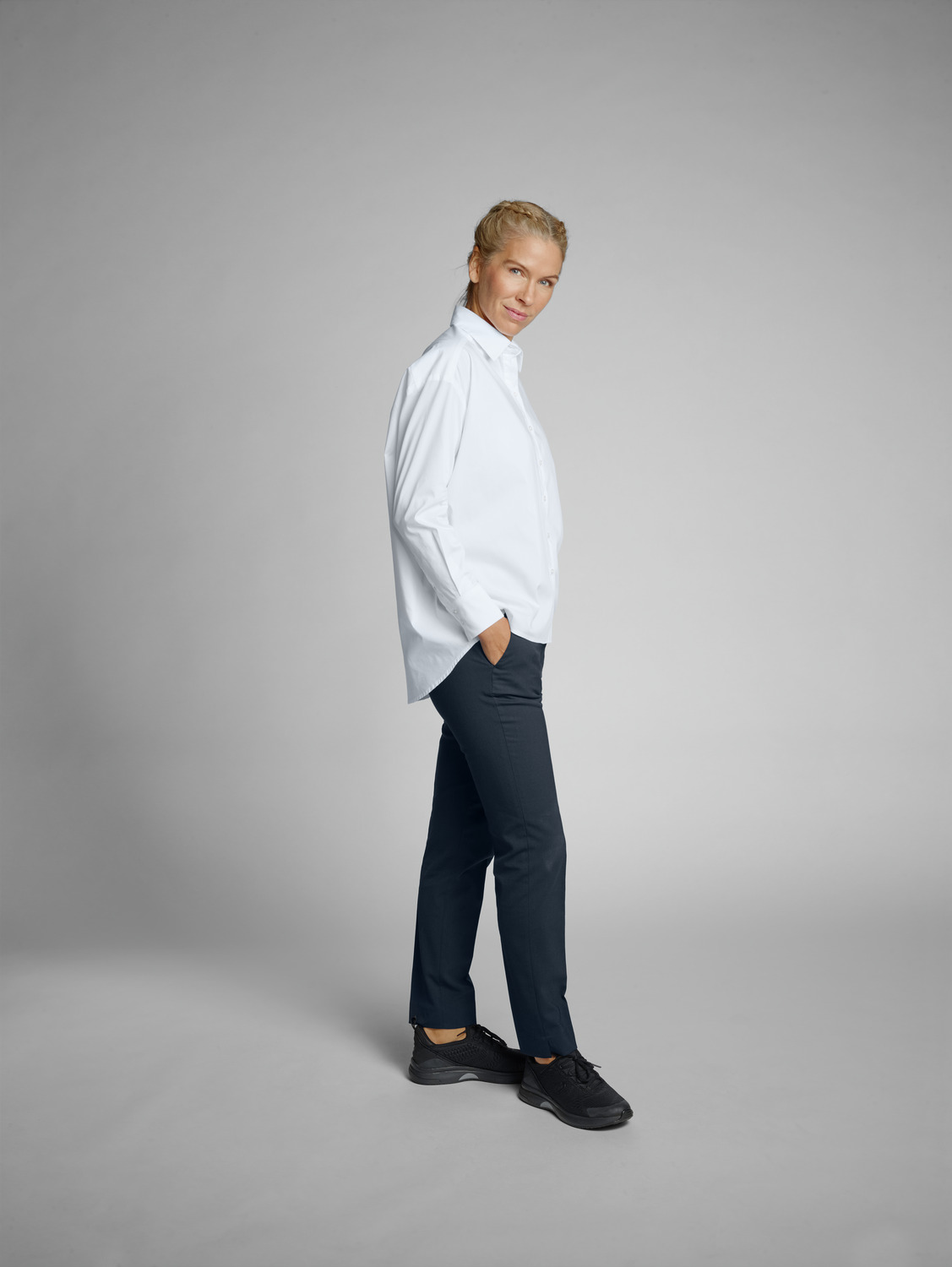 Jobeline Porter Women's Blouse, Oversize A-line Long Sleeve Shirt, Cotton-Polyester Blend, White, XL, Catering and Hotel Uniform