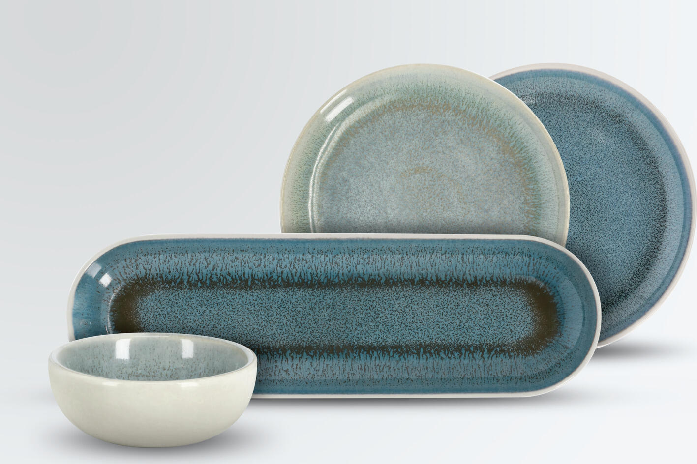 VEGA LUSINI Solutions GmbH Sample set porcelain Navina 4-piece Mustergarnitur Geschirr Navina 4-teilig Sample set porcelain Navina 4-piece; light-blue/dark-blue/rose Mustergarnitur Geschirr Navina 4-teilig; hellblau/dunkelblau/rosa Use our sample service and order the 4-piece sample set for the porcelain series Navina. The following samples are included: Deep plate Ø 21 cm — dark-blue Flat plate Ø 20 cm — light-blue Rectangular platter 33x10 cm — dark-blue Round small bowl 70 ml — light-blue Sample items require a deposit but this will be refunded if the samples are not what you are looking for. Please get in touch with our customer service team for more details. Nutzen Sie unseren Musterservice und bestellen Sie die 4-teilige Mustergarnitur zur Geschirr-Serie Navina. Folgende Muster sind enthalten: Teller tief Ø 21 cm - dunkelblau Teller flach Ø 20 cm - hellblau Platte rechteckig 33x10 cm- dunkelblau Schälchen rund 70 ml - hellblau Musterartikel sind mit einer Schutzgebühr bepreist, bei Nicht-Gefallen erstatten wir Ihnen die Schutzgebühr natürlich zurück. Bitte nehmen Sie hierzu Kontakt zu unserem Kundenservice auf.