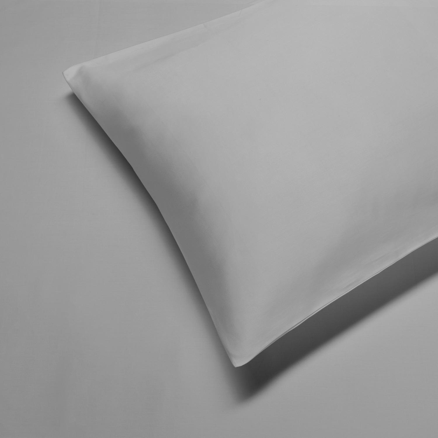 Fața de pernă ERWIN M. LUSINI Scalea, 100% Bumbac Satin Fin, 300 TC, 65x100 cm, Gri, Închidere Hotelieră Laterală, OEKO-TEX Standard 100