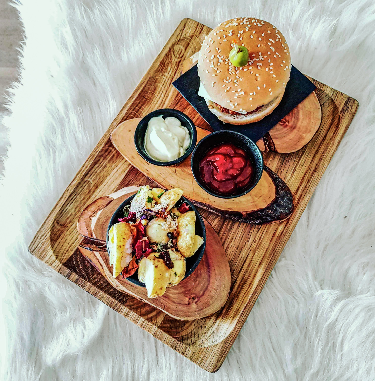 VEGA Olona Serving Board, Oiled Oak Wood Rectangular Platter, Food Safe, 35.5 x 25.5 x 2 cm