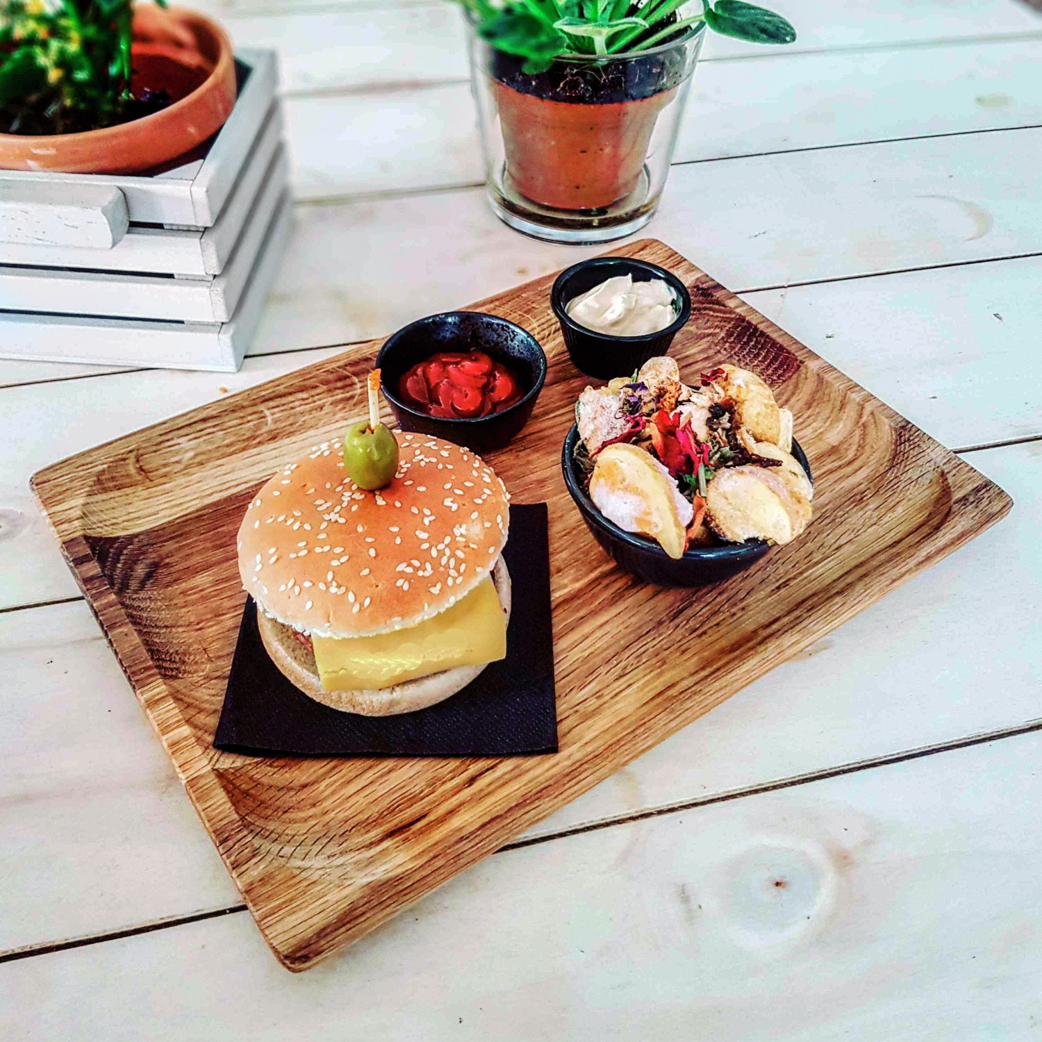 VEGA Olona Serving Board, Oiled Oak Wood Rectangular Platter, Food Safe, 35.5 x 25.5 x 2 cm