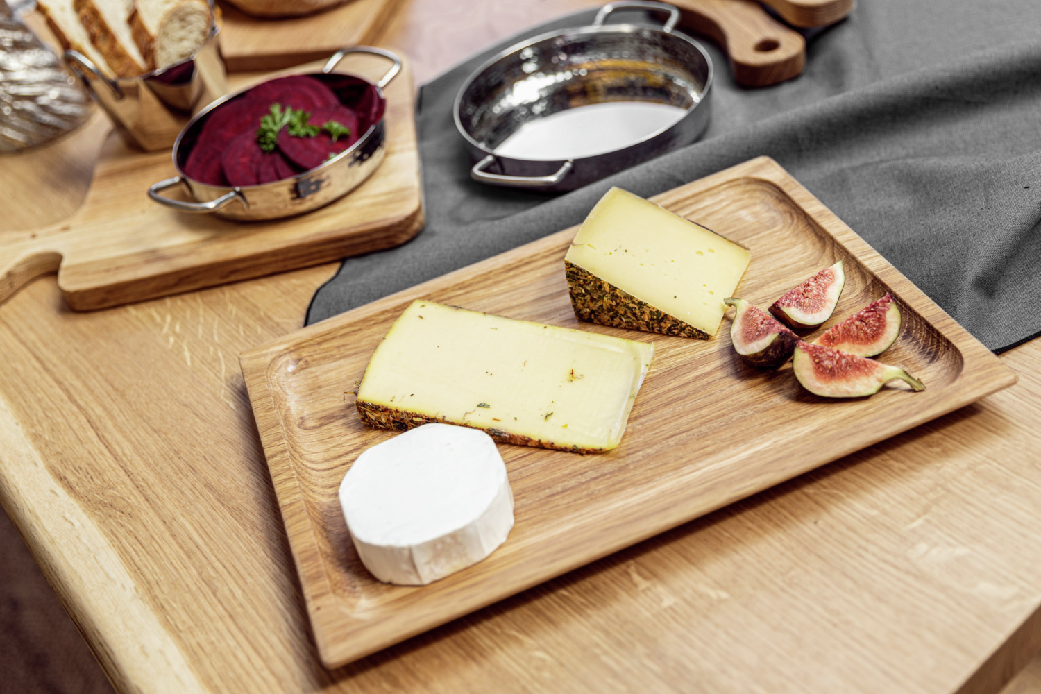 VEGA Olona Serving Board, Oiled Oak Wood Rectangular Platter, Food Safe, 35.5 x 25.5 x 2 cm