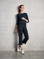 JOBELINE LUSINI Solutions GmbH Women's trousers Lauren 7/8 Damenhose Lauren 7/8 Länge Women's trousers Lauren 7/8; Size 42; navy Damenhose Lauren 7/8 Länge; Kleidergröße 42; navy Modern 7/8 cropped trousers for women. With medium waist and hook closure at the front. Two piped pockets on the buttocks. Straight cut leg in trendy midi length. Particularly crease-resistant and easy-iron material. Easy to care for and easily washable at 30 °C on the gentle cycle. 38 % polyester, 30 % wool, 30 % viscose, 2 % spandex. 30 °C gentle wash. Inside leg length: 62 cm for size 36. 50 % Polyester, 29 % Wolle, 19 % Viskose, 2 % Elasthan. 30°-Schonwäsche. Moderne 7/8 Cropped-Hose für Damen. Besonders pflegeleichtes und knitterarmes Material. Mit zwei Paspeltaschen am Gesäß und Hakenverschluss am Bund im Vorderteil. Gerade geschnittenes Bein in trendiger Midilänge mit mittlerer Leibhöhe. Innenbeinlänge: 62 cm in Gr 36