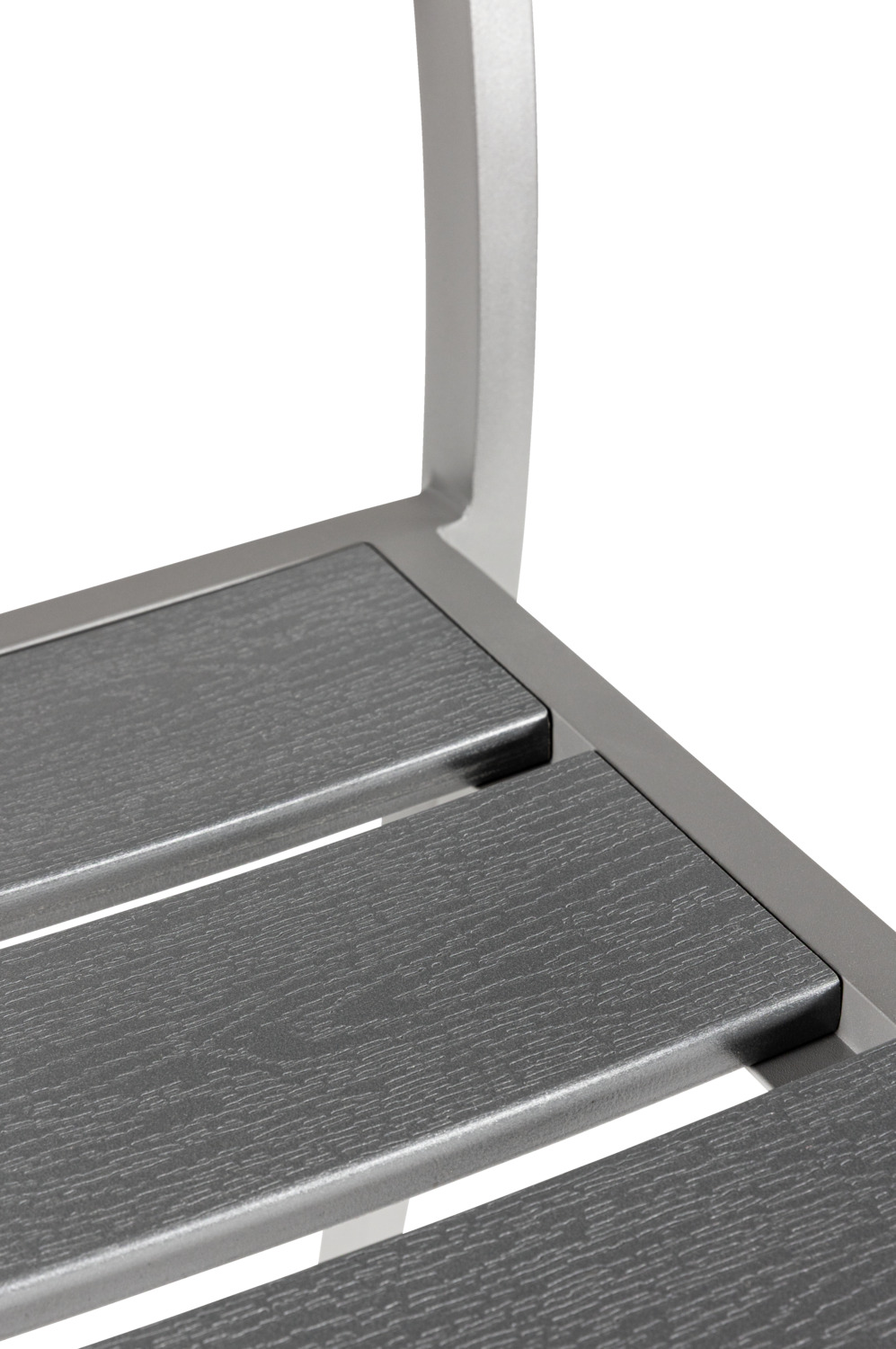 Set de 2 scaune de exterior cu brate PULSIVA Lamero, cadru aluminiu vopsit electrostatic, lame plastic aspect lemn, stivuibile, rezistente la UV