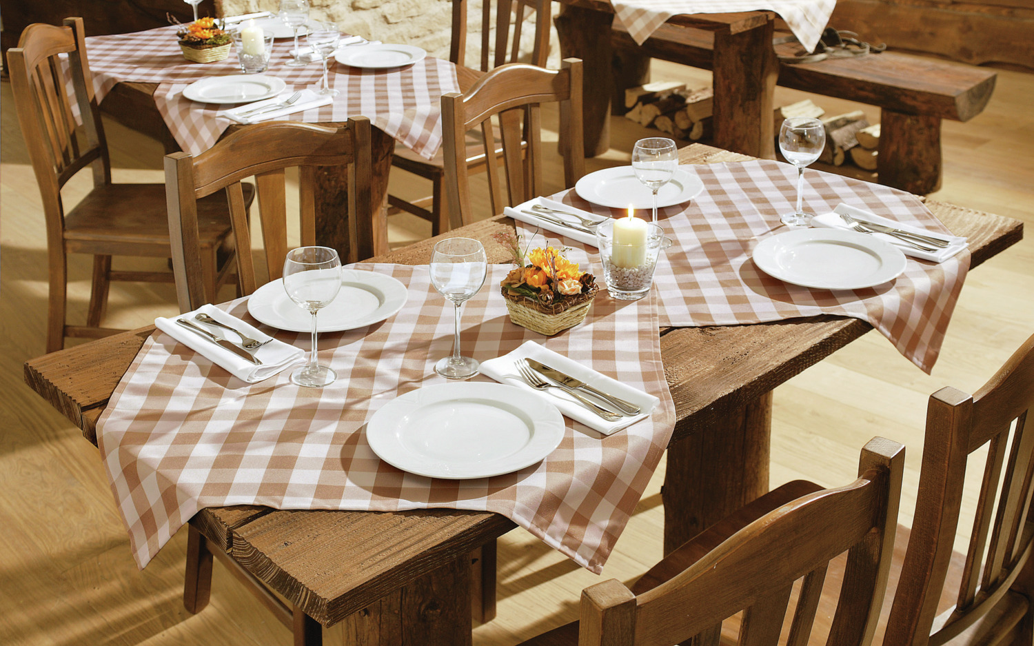 ERWIN M. LUSINI Solutions GmbH Countryline Square Tablecloth, 100% Polyester, 130 x 130 cm, Beige Check Pattern, OEKO-TEX Standard 100