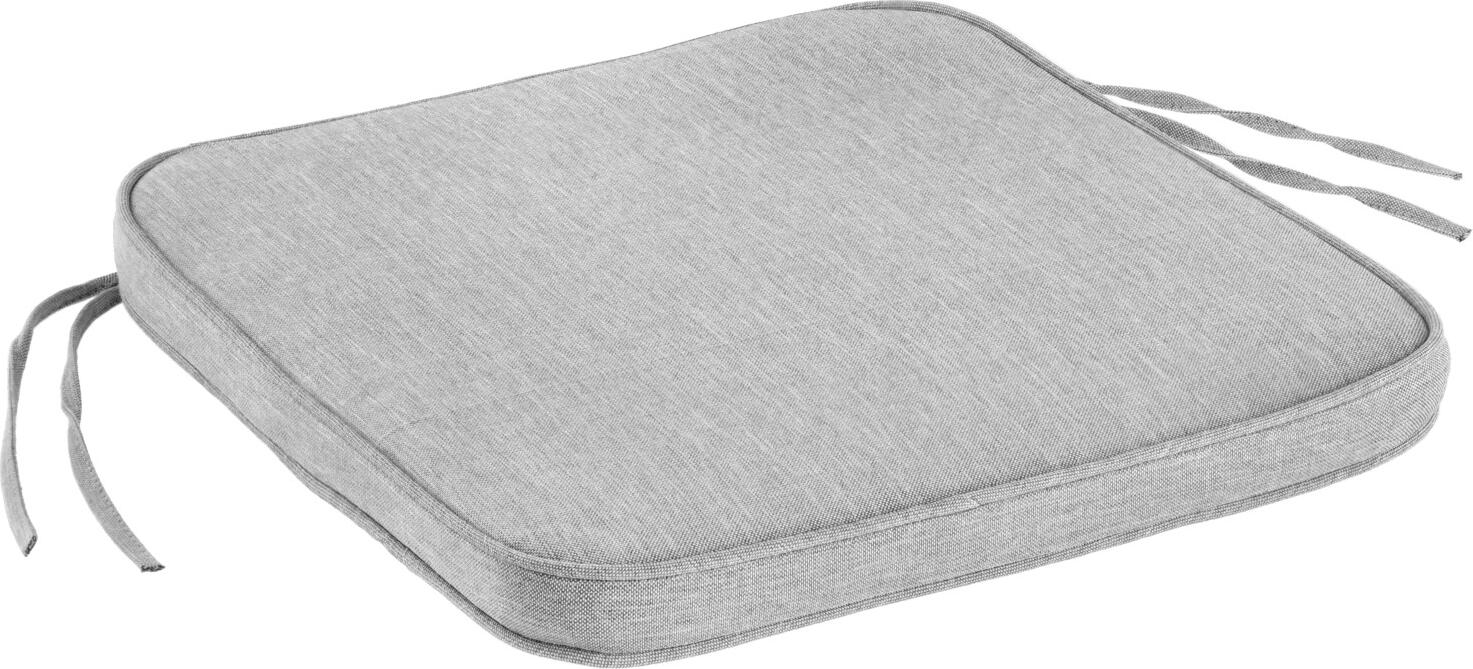 VEGA LUSINI Solutions GmbH Seat cushion Bavaria Sitzkissen Bavaria Seat cushion Bavaria; 41x41x4 cm (WxLxH); light grey mottled; plain; 2 piece / pack Sitzkissen Bavaria; 41x41x4 cm (BxLxH); hellgrau meliert; einfarbig; 2 Stück / Pack Seat cushion made of 100% Olefin. Removable cover with zipper on the back and washable at 30°C. Olefin combines the look of cotton fabrics with the positive properties of synthetic fabrics, creating a cozy living room atmosphere in outdoor areas. Zipper on the back. Particularly sustainable, as the fibers used in Olefin production are 100% recyclable and therefore hardly any waste is produced during the manufacturing process. Fastened with two ties. Suitable for the Bavaria chair. Sitzkissen aus 100 % Olefin. Bezug durch Reißverschluss an der Rückseite abnehmbar und bei 30 °C waschbar. Olefin vereint die Optik von Baumwollstoffen mit den positiven Eigentschaften synthetischer Stoffe und sorgt somit für eine gemütliche Wohnzimmeratmosphäre im Outdoor-Bereich. Reißverschluss an der Rückseite. Besonders nachhaltig, da die Fasern bei der Olefin Produktion zu 100 % wiederverwendbar sind und somit kaum Abfall während des Herstellungsprozesses entsteht. Befestigung mittels zwei Bindebändern. Passend für den Stuhl Bavaria.