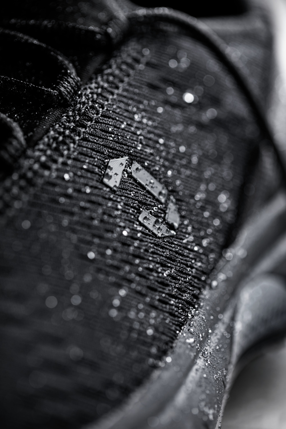 Jobeline Flash Waterproof Lightweight Work Sneakers O1 EN ISO 20345:2022 Water-Repellent Breathable Mesh Slip-Resistant Rubber Outsole Black