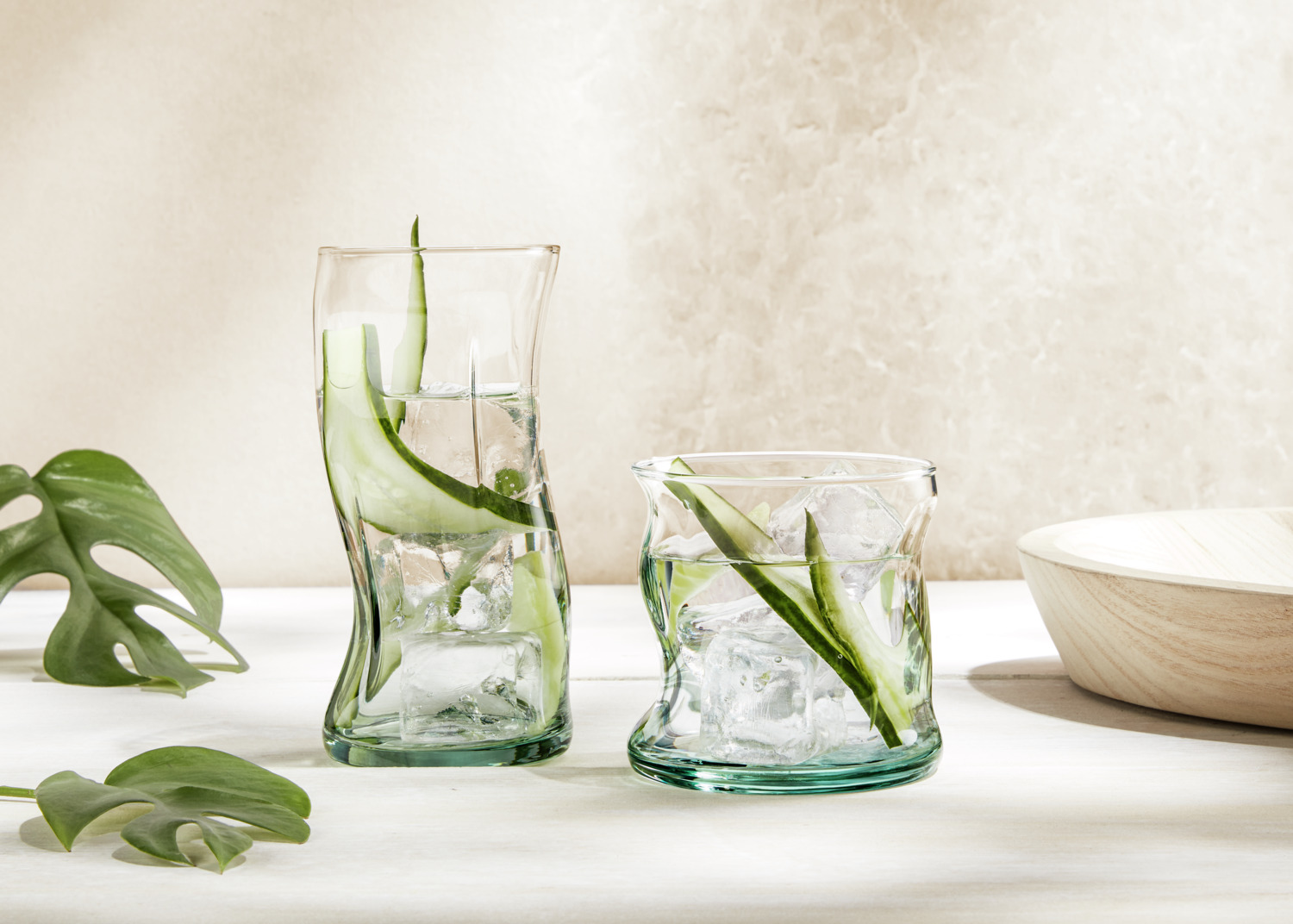 Set de 6 pahare pentru cocktail Pasabahce Aware Amorf, 440ml, sticla reciclată, design amorf inspirat de valuri, calitate superioară