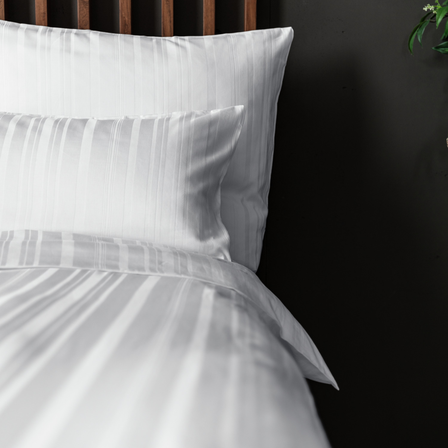 Erwin M. Lusini Trient Fitted Sheet, 90 x 200 cm, White, Striped Cotton Satin, 180 TC, OEKO-TEX Standard 100 Certified
