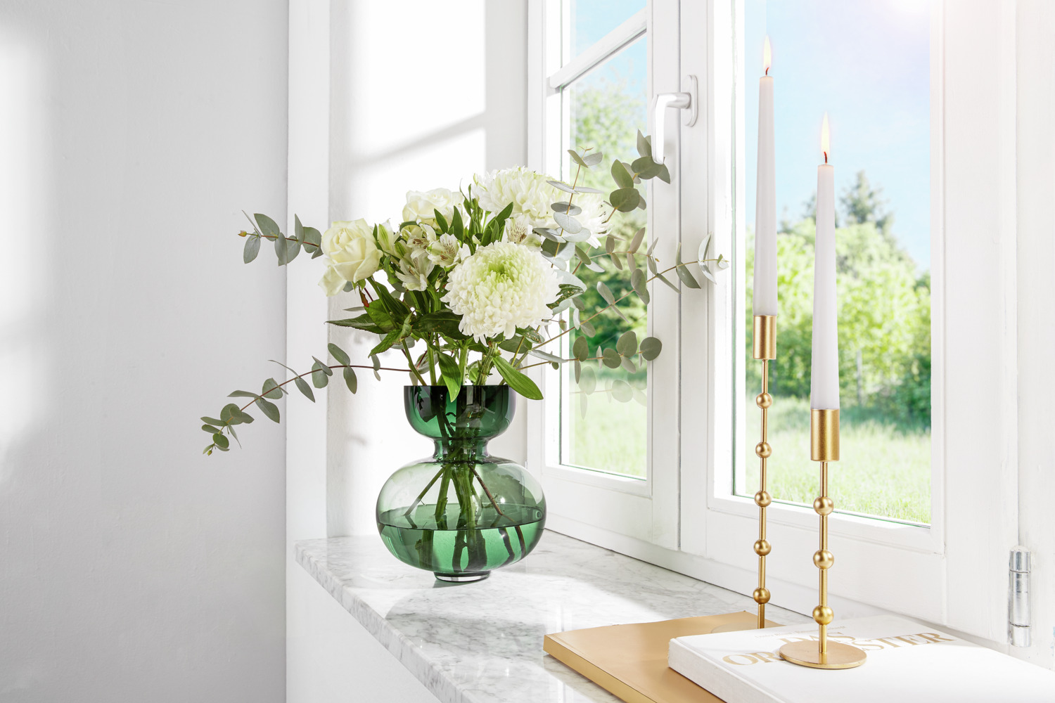 Vega Lalia Gold Metal Taper Candle Holder, 19.5 cm Height, 7 cm Diameter, Decorative Spheres Stem