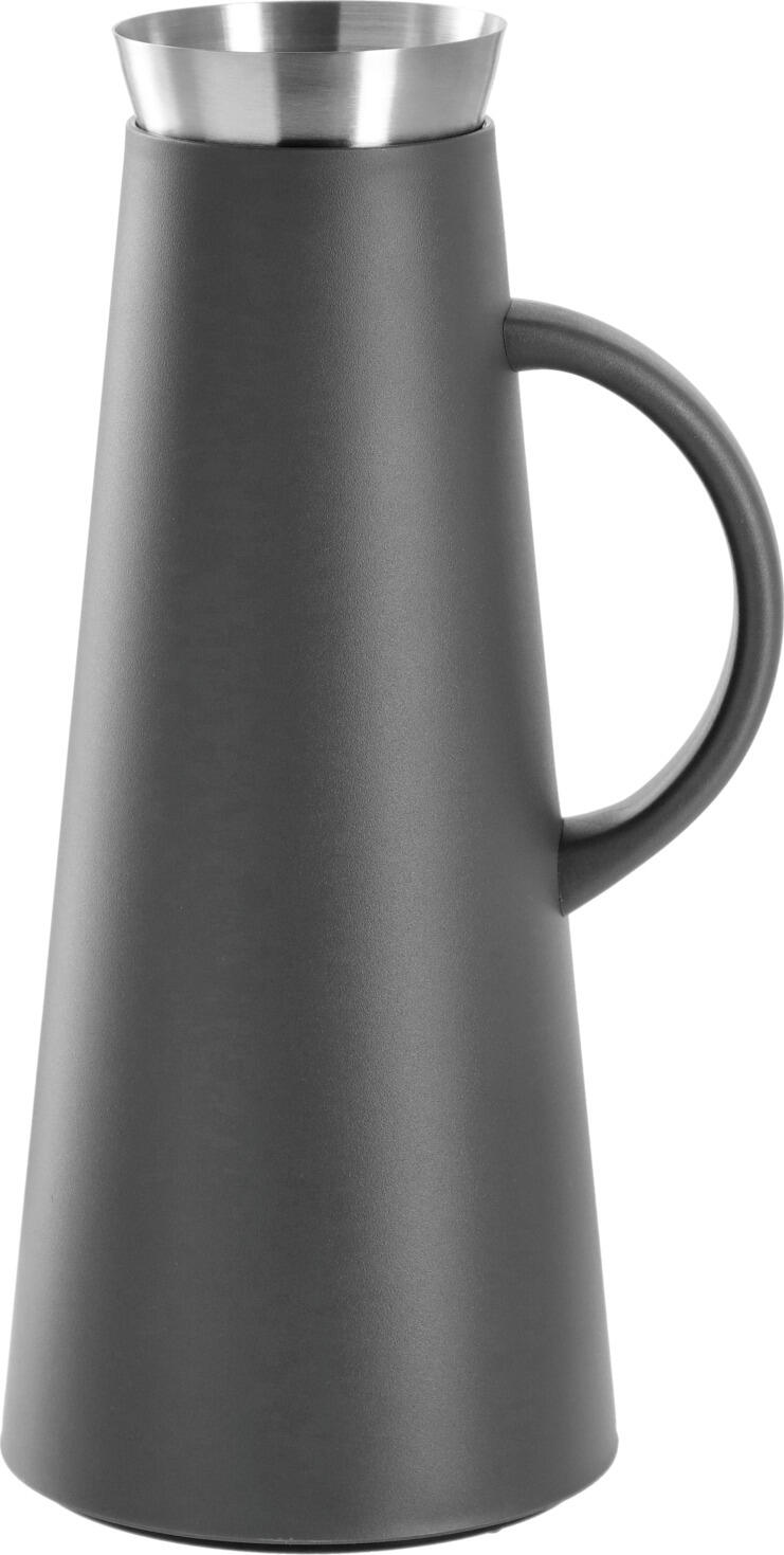 VEGA LUSINI Solutions GmbH Thermos flask Leslie Isolierkanne Leslie Thermos flask Leslie; 1 l, 32 cm (H); grey; conical Isolierkanne Leslie; 1 l, 32 cm (H); grau; kegelförmig This high-quality vacuum jug combines functionality, durability and timeless design. The robust body made of polypropylene ensures high resistance in daily use, while the lid made of high-quality 18/10 stainless steel offers an elegant look and additional stability. Inside is a double-walled glass flask with vacuum insulation that reliably keeps drinks at the right temperature. Hot drinks stay hot for up to 12 hours and cold drinks stay cold for up to 24 hours. This makes the thermos jug ideal for coffee, tea, water or other hot and cold drinks, at events or at the buffet. The vacuum jug impresses with its easy-care materials, long service life and robust workmanship. Thanks to the effective vacuum insulation, the flavour and temperature of your drinks are retained for many hours. For a long service life, we recommend cleaning by hand as the jug is not dishwasher-safe. Product features: * High-quality vacuum jug made from robust polypropylene * Lid made from durable 18/10 stainless steel * Double-walled glass flask with vacuum insulation * Keeps drinks hot for up to 12 hours * Keeps drinks cold for up to 24 hours This thermos jug is the perfect choice for anyone who values reliable insulation performance, durable materials and an attractive design. Diese hochwertige Isolierkanne kombiniert Funktionalität, Langlebigkeit und zeitloses Design. Der robuste Korpus aus Polypropylen sorgt für eine hohe Widerstandsfähigkeit im täglichen Gebrauch, während der Deckel aus hochwertigem Edelstahl 18/10 eine elegante Optik und zusätzliche Stabilität bietet. Im Inneren befindet sich ein doppelwandiger Glaskolben mit Vakuumisolierung, der Getränke zuverlässig auf Temperatur hält. Heiße Getränke bleiben bis zu 12 Stunden heiß, kalte Getränke sogar bis zu 24 Stunden kalt. Damit eignet sich die Thermokanne ideal für Kaffee, Tee, Wasser oder andere Heiß- und Kaltgetränke, bei Veranstaltungen oder am Buffet. Die Isolierkanne überzeugt durch ihre pflegeleichten Materialien, ihre lange Lebensdauer und ihre robuste Verarbeitung. Dank der effektiven Vakuumisolierung bleiben Aroma und Temperatur Ihrer Getränke über viele Stunden erhalten. Für eine lange Haltbarkeit wird die Reinigung von Hand empfohlen, da die Kanne nicht spülmaschinenfest ist. Produktmerkmale: * Hochwertige Isolierkanne aus robustem Polypropylen * Deckel aus langlebigem Edelstahl 18/10 * Doppelwandiger Glaskolben mit Vakuumisolierung * Hält Getränke bis zu 12 Stunden heiß * Hält Getränke bis zu 24 Stunden kalt Diese Thermokanne ist die perfekte Wahl für alle, die Wert auf eine zuverlässige Isolierleistung, langlebige Materialien und ein ansprechendes Design legen.