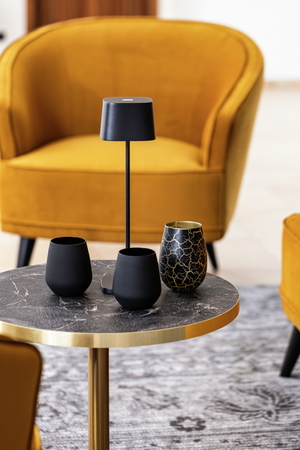 Lampa de masa Konstsmide Capri Mini-LED, Neagra, Rezistenta la intemperii IP54, Lumina calda dimabila, Reincarcabila USB-C, Interior si Exterior, 6.7x20 cm