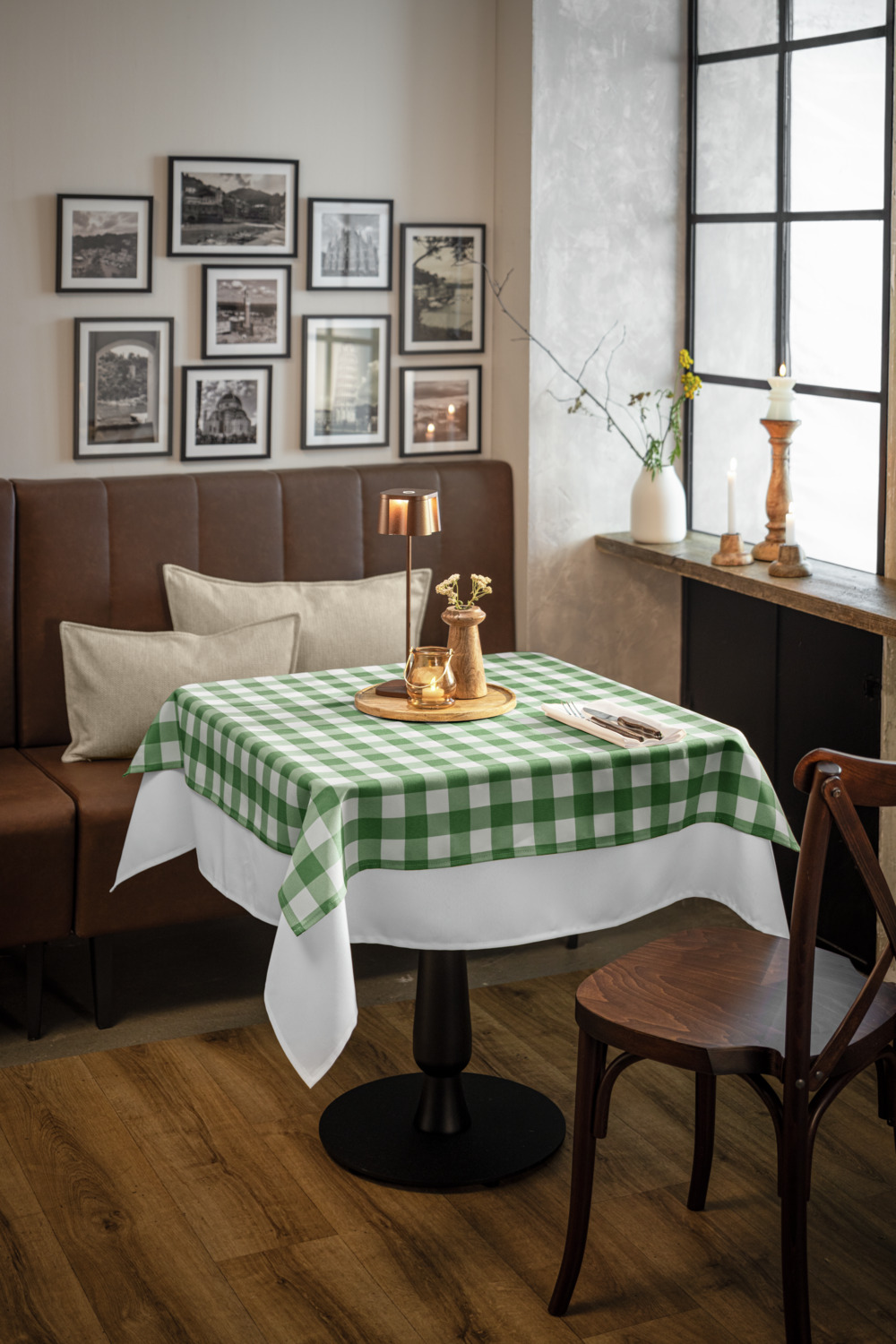 ERWIN M. LUSINI Solutions GmbH Tablecloth sold by the metre Countryline Meterware Tischdecke Countryline Tablecloth sold by the metre Countryline; 210 cm (W); green Meterware Tischdecke Countryline; 210 cm (B); grün 100% polyester. Weight approx. 210 g/m². Rustic yardeware with check pattern. High lightfastness. Suitable for indoor and protected outdoor use. Particularly easy-care, hard-wearing, quick-drying and easy-iron. Personalization possible. Sewn table linen custom size available upon request. Please note that custom made and special sizes are excluded from exchange. 100 % Polyester. Gewicht ca. 210 g/m². Rustikale Meterware mit Karo-Muster. Hohe Lichtechtheit. Für den Innen- und geschützten Außenbereich geeignet. Besonders pflegeleicht, strapazierfähig, schnelltrocknend und bügelleicht. Personalisierung möglich. Maximale Rollenlänge beträgt 30 Meter und kann auf Ihr Wunschmaß zugeschnitten werden.