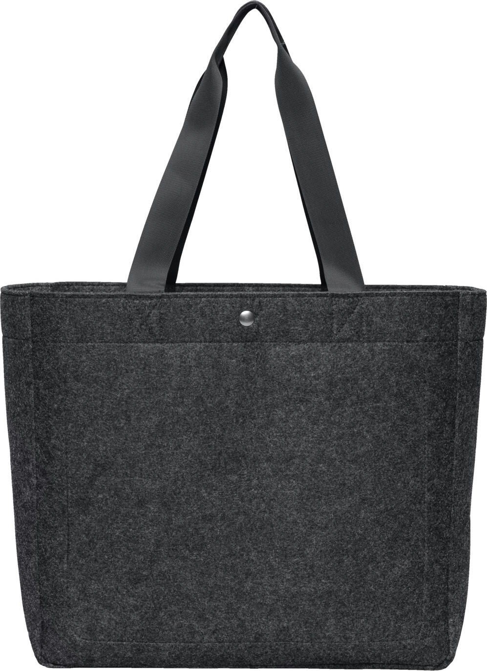 ERWIN M. LUSINI Solutions GmbH Wellness bag Aven Wellnesstasche Aven Wellness bag Aven; 42x38x19 cm (WxHxD); dark-grey Wellnesstasche Aven; 42x38x19 cm (BxHxT); dunkelgrau ##Wellness bag Aven - Sustainable rPET felt bag The Aven wellness bag is the environmentally friendly companion for hotel and spa guests. Made from recycled rPET felt, it has a large main compartment, a flat slip pocket and an additional zip pocket. The practical press stud ensures secure fastening. Personalisation possible. * Made from 100% recycled rPET felt (Global Recycled Standard) * Large main compartment with slip pocket and zip fastener * Sustainable and durable * Personalisation through embroidery possible ##Wellnesstasche Aven – Nachhaltige rPET-Filz-Tasche Die Wellnesstasche Aven ist die umweltfreundliche Begleitung für Hotel- und Spa-Gäste. Aus recyceltem rPET-Filz gefertigt, bietet sie ein großes Hauptfach, ein flaches Einsteckfach und ein zusätzliches Reißverschlussfach. Der praktische Druckknopf sorgt für sicheren Verschluss. Personalisierung möglich. * Aus 100% recyceltem rPET-Filz (Global Recycled Standard) * Großes Hauptfach mit Einsteckfach und Reißverschluss * Nachhaltig und langlebig * Personalisierung durch Stickerei möglich