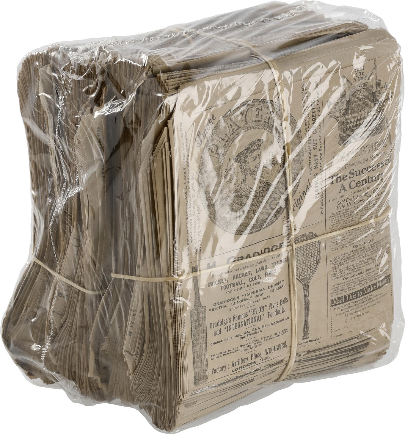GARCIA DE POU Garcia De Pou, S.A. Bag Pergamo 14x13 cm Tüte Pergamo 14x13 cm Bag Pergamo 14x13 cm; 14x13 cm (LxW); black/natural; 1000 piece / pack Tüte Pergamo 14x13 cm; 14x13 cm (LxB); schwarz/natur; 1000 Stück / Pack Two-sided open bag made of paper. Stylish, practical and hygienic. Grease resistant for a clean snacking experience. Material: parchment paper (34 g/m²). Zweiseitige offene Tüte aus Papier. Stilecht, praktisch und hygienisch. Fettabweisend für ein sauberes Snackvergnügen. Material: Pergamentpapier (34 g/m²).