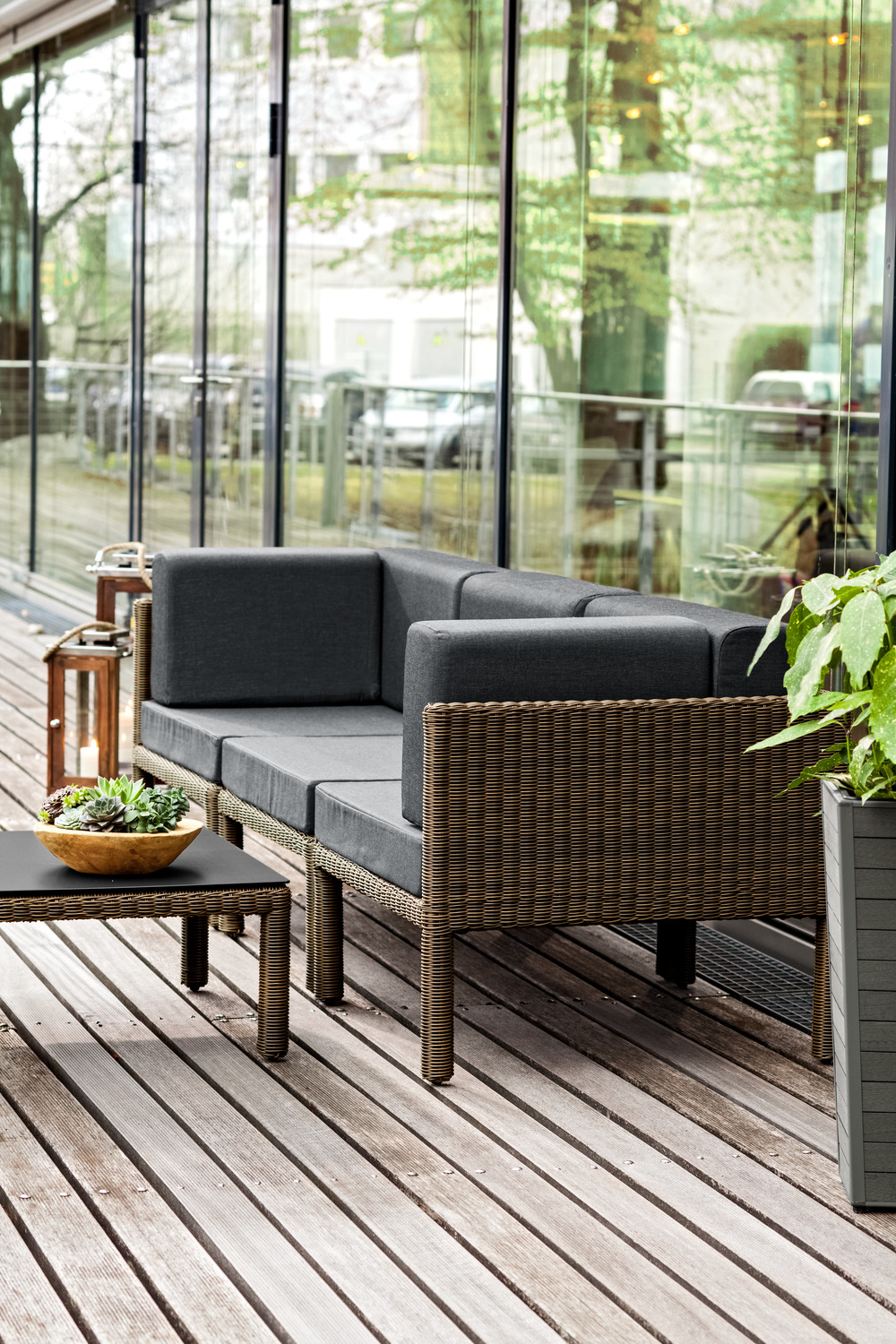 VEGA Lika Middle Element, Rounded Wickerwork, Grey/Brown, Weatherproof and UV Resistant, 76.5 x 76.5 x 64 cm, Without Armrests, Mounted