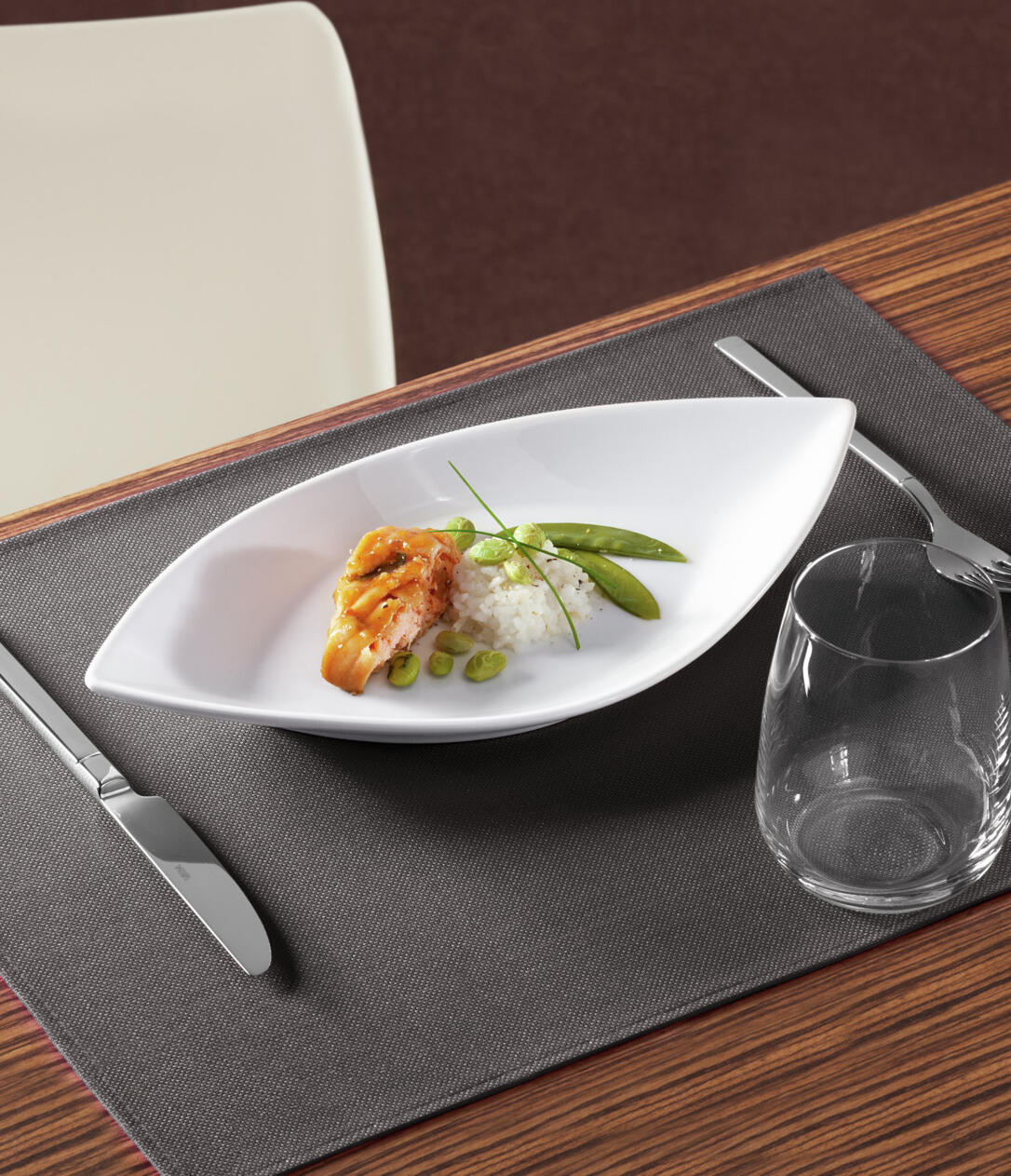 Platou de servire VEGA Schiff forma de barca, Porțelan Alb, 30.5 x 16 x 4 cm, Compatibil cu Mașina de Spălat Vase și Cuptorul cu Microunde, Set de 4 piese