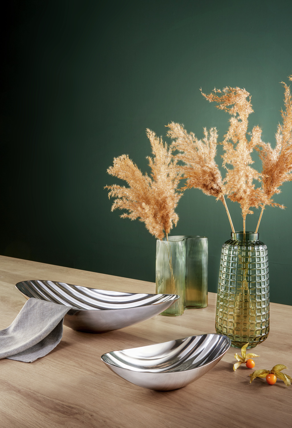 Vega Aleksija Vase, Green Lacquered Glass with Honeycomb Texture, 15 cm Diameter, 30 cm Height
