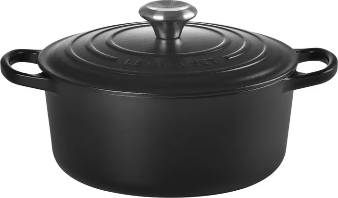 Le Creuset Signature Roaster, Round Enameled Cast Iron Casserole with Lid, 4.2 L, Induction Compatible, Oven and Dishwasher Safe, Made in France