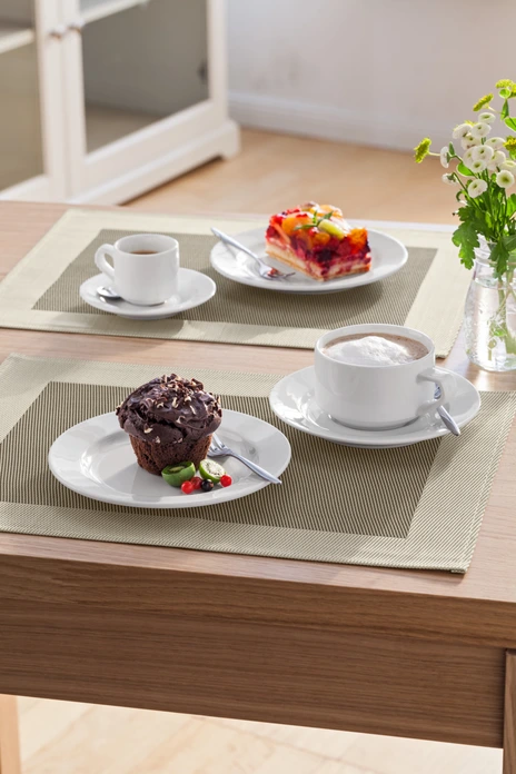 Farfurii pentru espresso VEGA Base, porțelan alb, diametru 12.5 cm, rotunde, rezistente la mașina de spălat vase și cuptor cu microunde, set de 6 piese