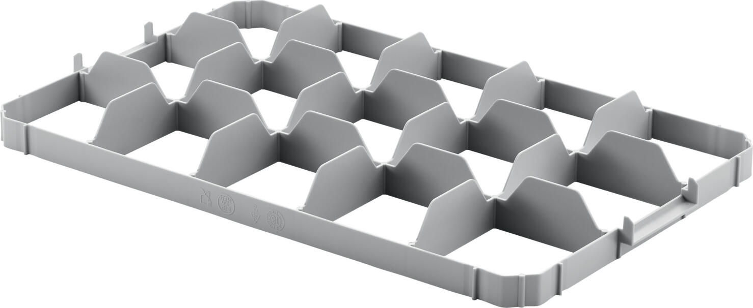 Ringoplast Ringoplast Leubsdorf GmbH Shelf insert Komfort Ø 10.8 cm / top part Fachwerkeinsatz Komfort Ø 10,8cm / oben Shelf insert Komfort Ø 10.8 cm / top part; 60x40x6.2 cm (WxDxH); grey Fachwerkeinsatz Komfort Ø 10,8cm / oben; 60x40x6.2 cm (BxTxH); grau Shelf insert for transport and rinsing systems made of polyethylene. With 15 compartments. Ideal for transporting glasses with a maximum of 10.5 cm, depending on size also with handle. This top part fixes glasses in addition to the bottom by engaging them laterally in the handle recess of the crate. Dishwasher safe. Fachwerkeinsatz für Transport- und Spülkastensysteme aus Polyethylen. Mit 15 Fächern. Ideal zum Transportieren von Gläsern mit maximal 10,5 cm, je nach Größe auch mit Henkel. Dieses Oberteil fixiert Gläser zusätzlich zum Boden durch seitliches Einrasten in die Griffaussparung des Kastens. Spülmaschinenfest.