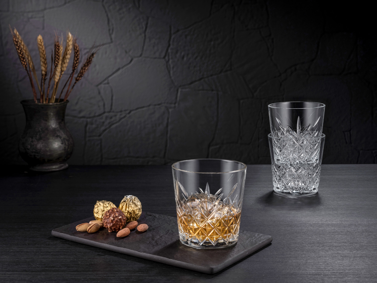 Pahar de Whisky Pasabahce Timeless, 355 ml Sticla cu Taiala, Sticla Temperata Transparenta cu Model Relievat, Inaltime 96 mm, Rezistent la Masina de Spalat Vase
