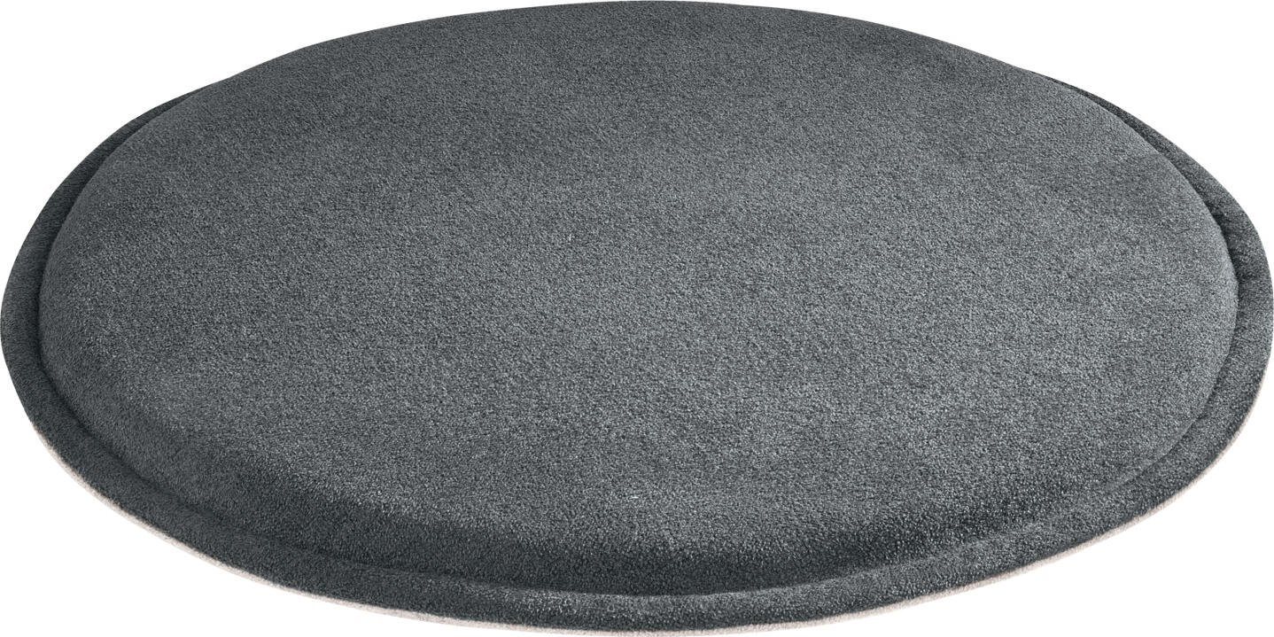 ERWIN M. LUSINI Solutions GmbH Seat cushion Lia round Sitzkissen Lia rund Seat cushion Lia round; 40x3 cm (ØxH); anthracite; round Sitzkissen Lia rund; 40x3 cm (ØxH); anthrazit; rund 100% polyester. Volume weight foam 30 kg/m³. Fabric weight approx. 360 g/m². Round seat cushion in proven felt look. With zipper for easy covering and uncovering. Reversible look in anthracite. Suitable for indoor use. Robust, durable. 100 % Polyester. Raumgewicht Schaum 30 kg/m³. Stoffgewicht ca. 360 g/m². Rundes Sitzkissen in bewährter Filzoptik. Mit Reißverschluss für einfaches Ab- und Beziehen. Wendeoptik in Anthrazit. Für den Innenbereich geeignet. Robust, langlebig.