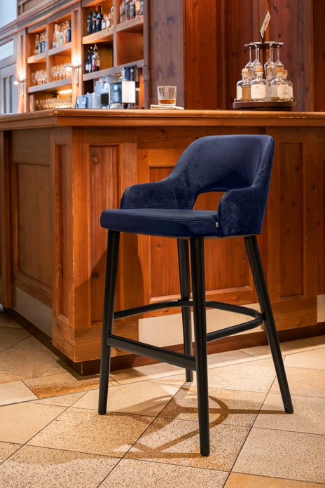 VEGA Tonda Bar Stool, Assembled, Dark-blue Velvet Seat, Black Lacquered Beech Wood Legs, with Armrests and Steel Kick Plate, 53x62x103 cm