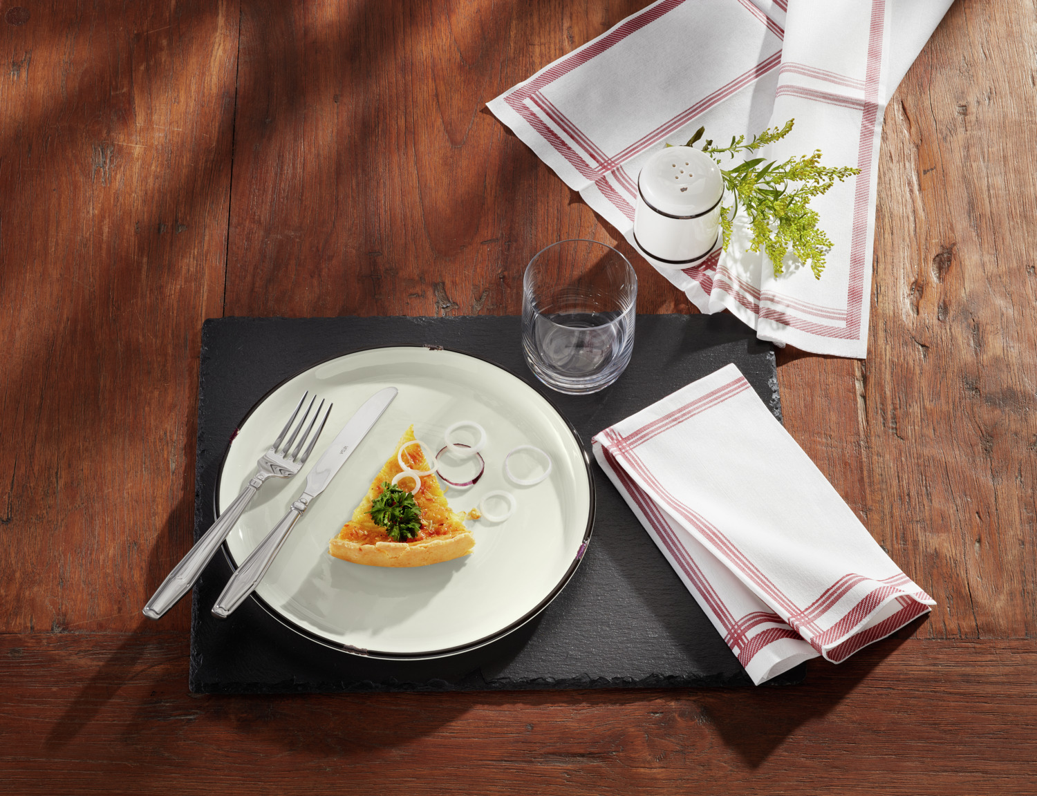 Servetele Garcia De Pou Leina, Material Non-Tivuit Spunlace, 45 x 45 cm, Alb/Bordeaux, Set de 25 piese