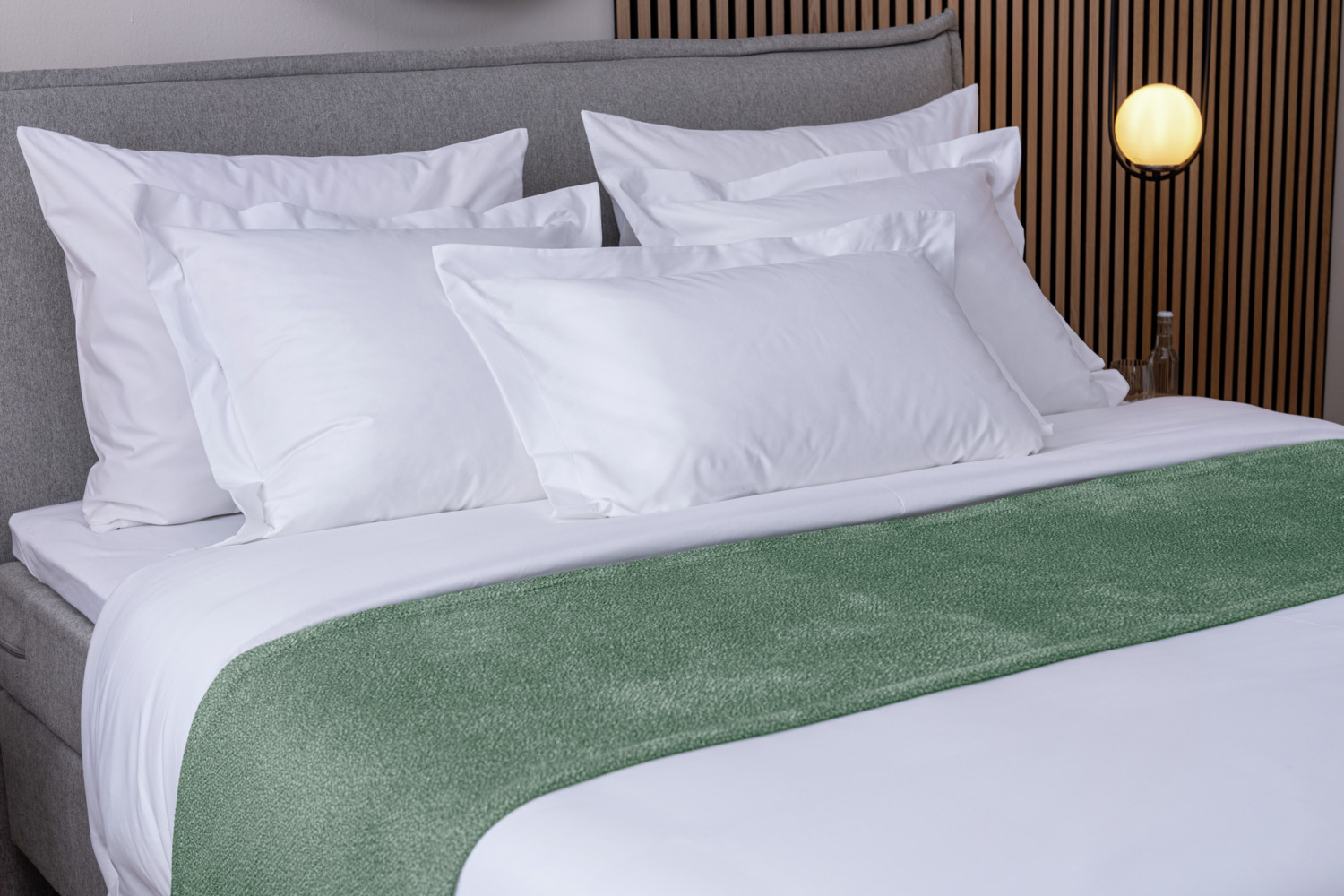 ERWIN M. LUSINI Bora Bora Pillow Cover, 65x65 cm, White, Renforce Weave, 140 TC, Cotton-Polyester Blend, Hotel Closure, OEKO-TEX Standard 100