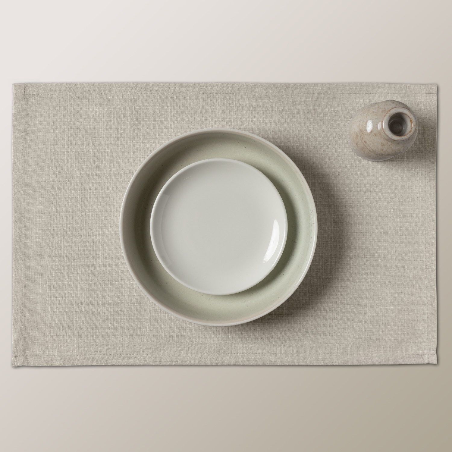 Set de 4 placemate ERWIN M. LUSINI Ledana, Amestec Poliester si In, 30 x 45 cm, Culoare Nisip, Certificare OEKO-TEX Standard 100, Material Texturat Durabil