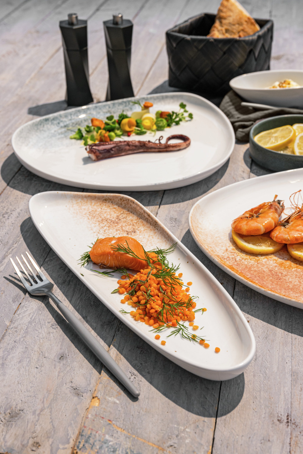 VEGA Purior Serving Platter Set of 4, Hand-Painted Colored Porcelain, Irregular Organic Shape, 35.5 x 11.5 x 2.6 cm, Dishwasher and Microwave Safe
