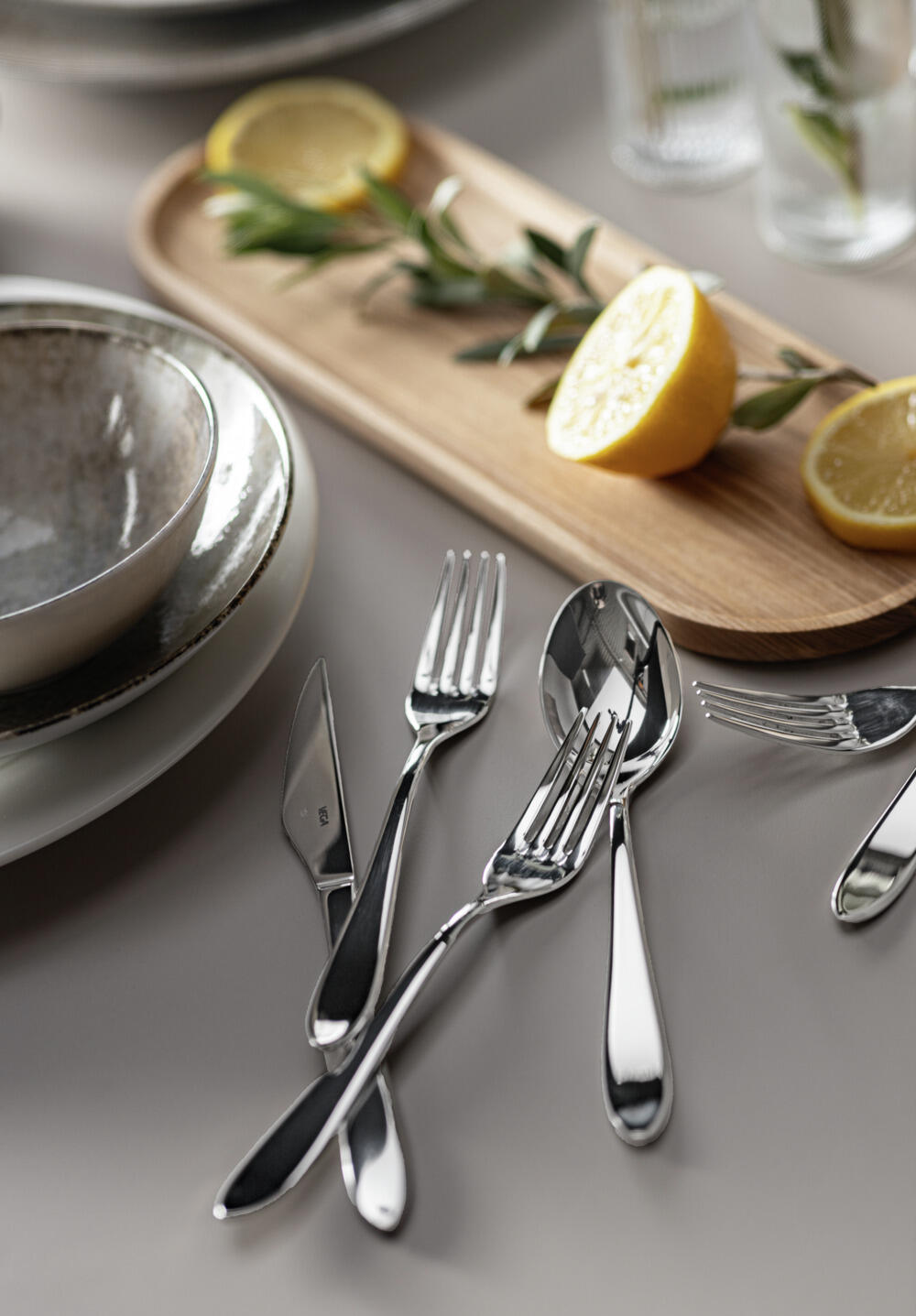 VEGA Salerno Cutlery Set, 30 Pieces for 6 Persons, 18/10 Chrome-Nickel Stainless Steel, Mirror Polished, Dishwasher Safe, Silver