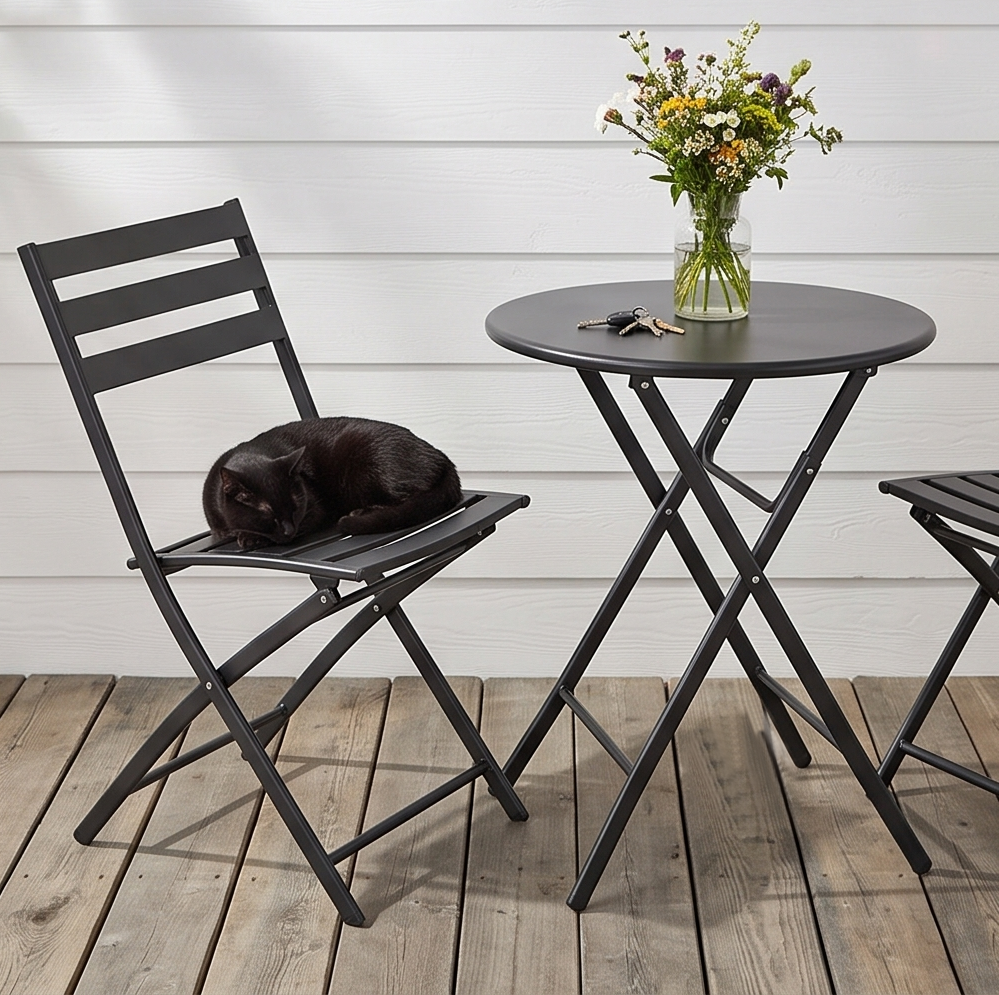 Set de Mobilier de Gradina Pliabil Minimalist FABBYGO SC-120C din 3 Piese, Masa Rotunda din Otel 60cm Negru si 2 Scaune Pliabile, Design cu Sipca pentru Balcon si Terasa
