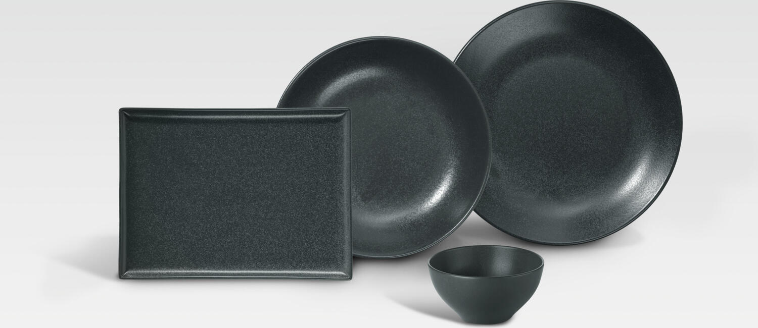 VEGA LUSINI Solutions GmbH Porcelain sample set Masca 4-piece Mustergarnitur Porzellan Masca 4-teilig Porcelain sample set Masca 4-piece; black Mustergarnitur Porzellan Masca 4-teilig; schwarz Take advantage of our sample service. The following samples are included: Flat plate Ø 28 cm Deep plate Ø 26 cm Platter rectangular 27x21 cm Bowl 13x6.4 cm Sample items are priced with a nominal fee, if you are not satisfied we will refund the nominal fee. Please contact our customer service for this. Nutzen Sie unseren Musterservice. Folgende Muster sind enthalten: Teller flach Ø 28 cm Teller tief Ø 26 cm Platte rechteckig 27x21 cm Schale 13x6,4 cm Musterartikel sind mit einer Schutzgebühr bepreist, bei Nichtgefallen erstatten wir Ihnen die Schutzgebühr zurück. Bitte nehmen Sie hierzu Kontakt zu unserem Kundenservice auf.