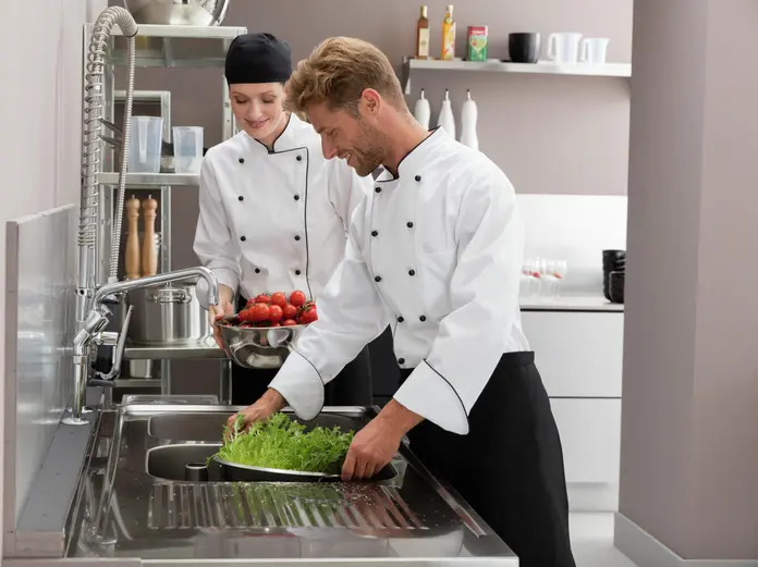 Поварской китель Jobeline Premium Chef женский, Черно-белый, размер 46, 100% мерсеризованный хлопковый твил, 175 г/м², стирка при 95°C, профессиональный легкий силуэт