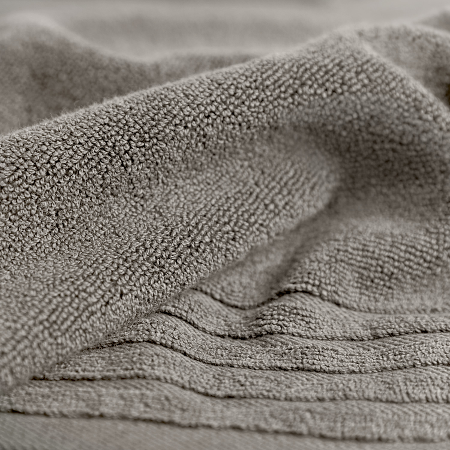 Set de 2 prosoape de dus ERWIN M. LUSINI Olymp, 100% bumbac, 70 x 140 cm, Gri, Terry robust și moale, OEKO-TEX Standard 100