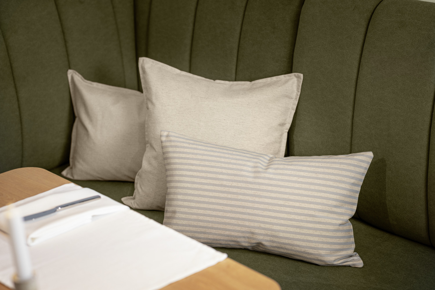 Erwin M. Lusini Eda striped Decorative Cushion Cover, 30 x 50 cm, Cotton-Polyester-Linen Blend, Light-grey/beige, Zip Closure, OEKO-TEX Standard 100
