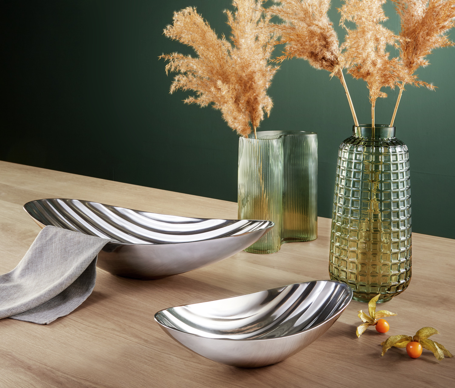 Bol Decorativ Vega Brankia, Aluminiu Turnat, Argintiu, Design cu Caneluri Interioare, 53 x 24 x 12 cm
