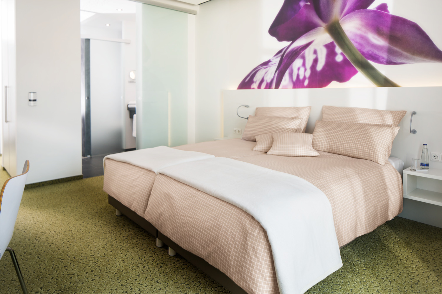 Husa pentru perna ERWIN M. LUSINI Vent, 100% bumbac, 110 TC, 65 x 100 cm, Bej Nisip, Imprintare Caro, Rezistent la clor, OEKO-TEX Standard 100, Calitate Hotel, Lavabila la 95 C